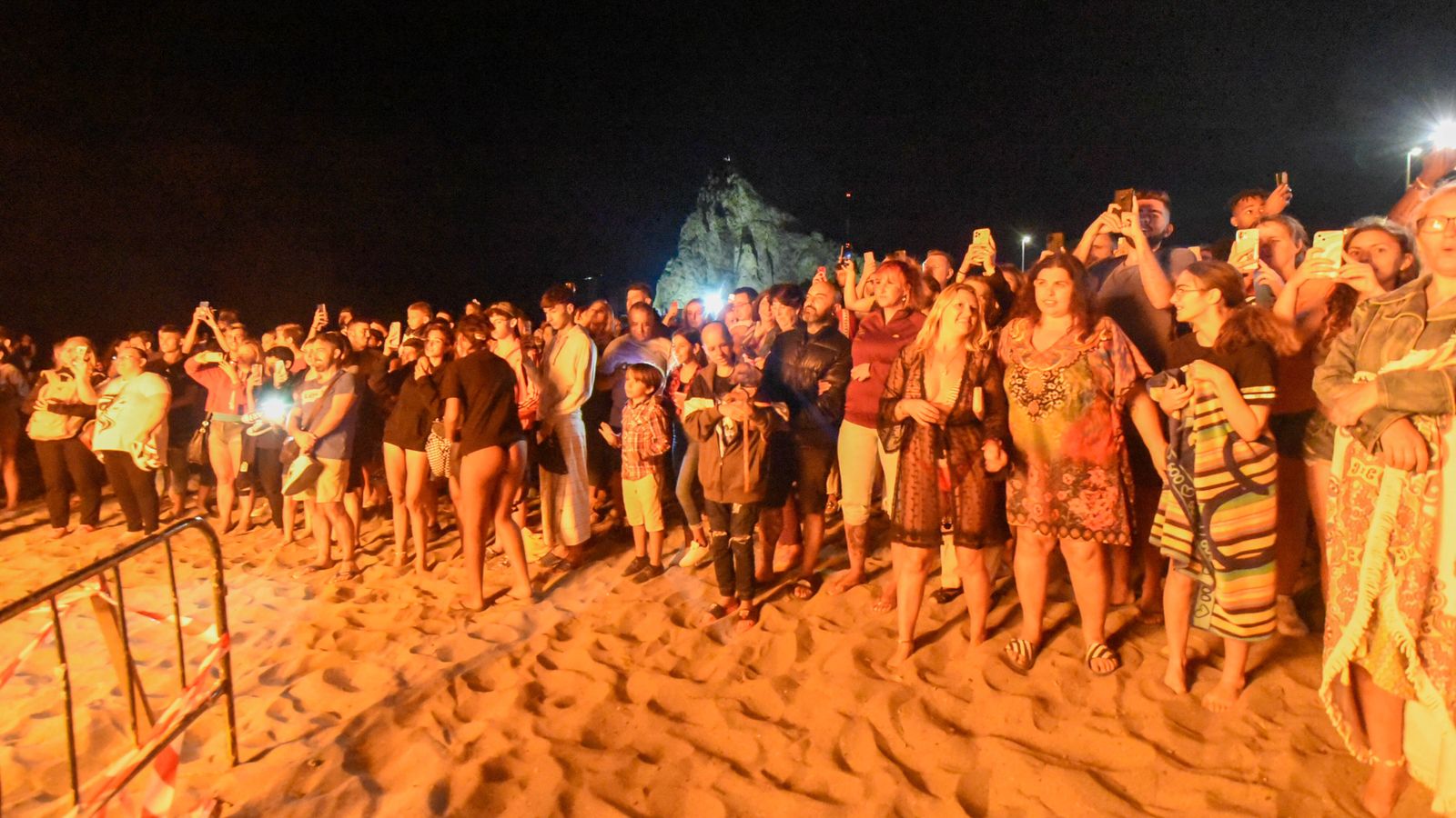 Fotos de la hoguera de San Juan en La Línea