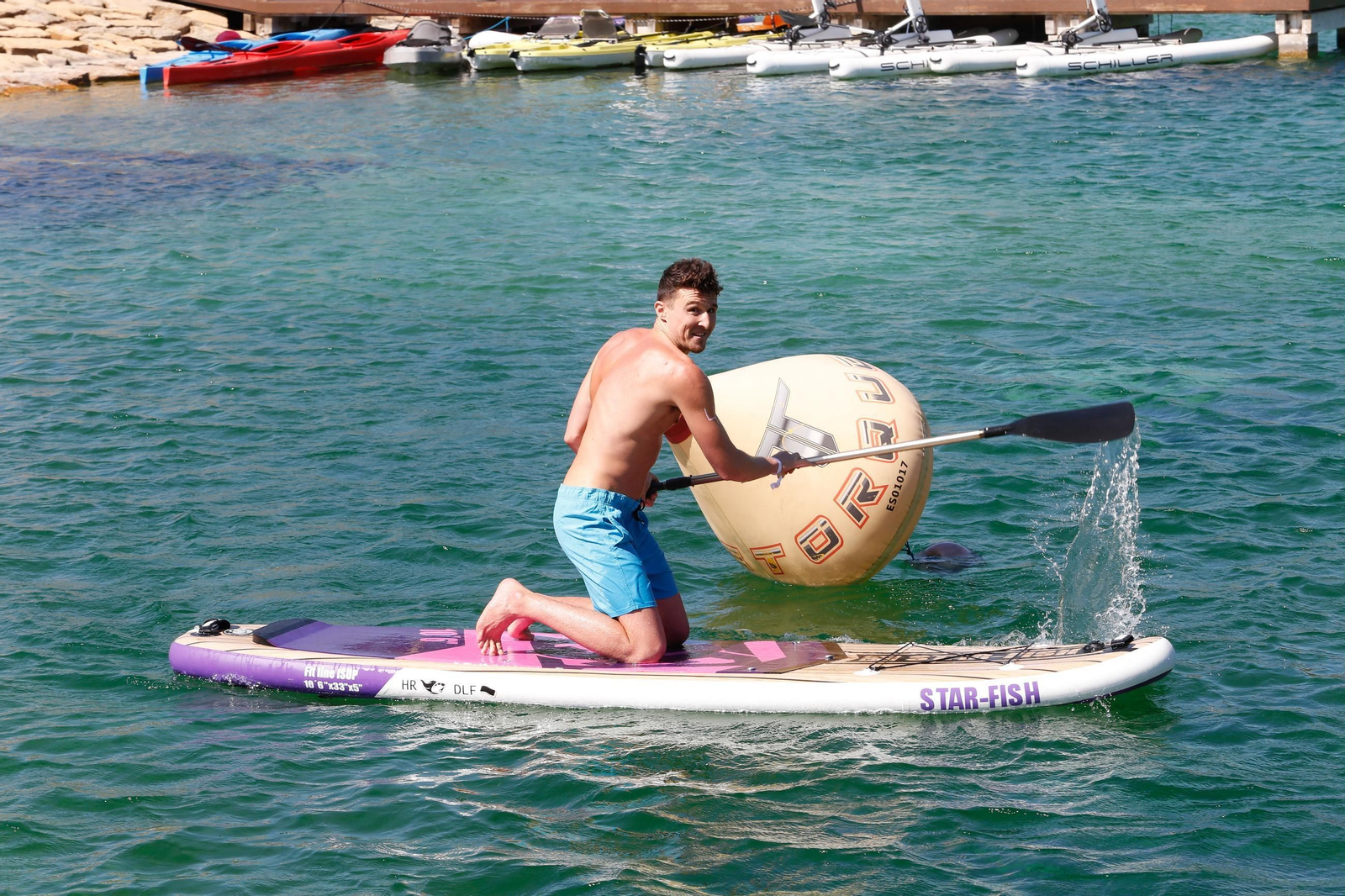 Sotogrande se vuelca con la solidaridad: las mejores imágenes de la Charity Paddle Surf Race 2025