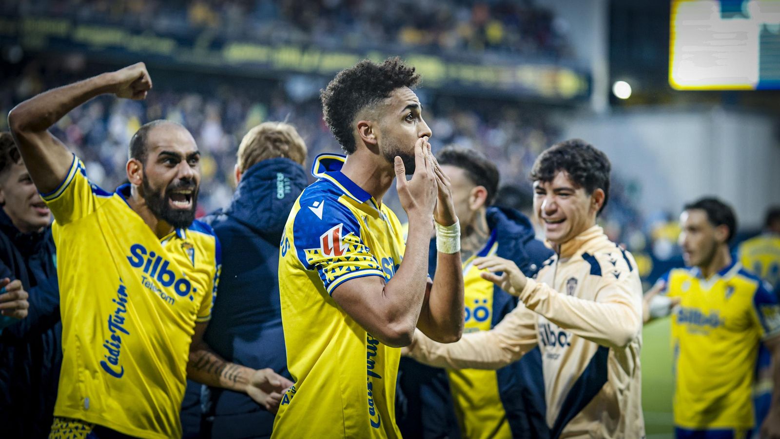 Búscate entre las fotos del partido de fútbol Cádiz CF - Albacete Balompié