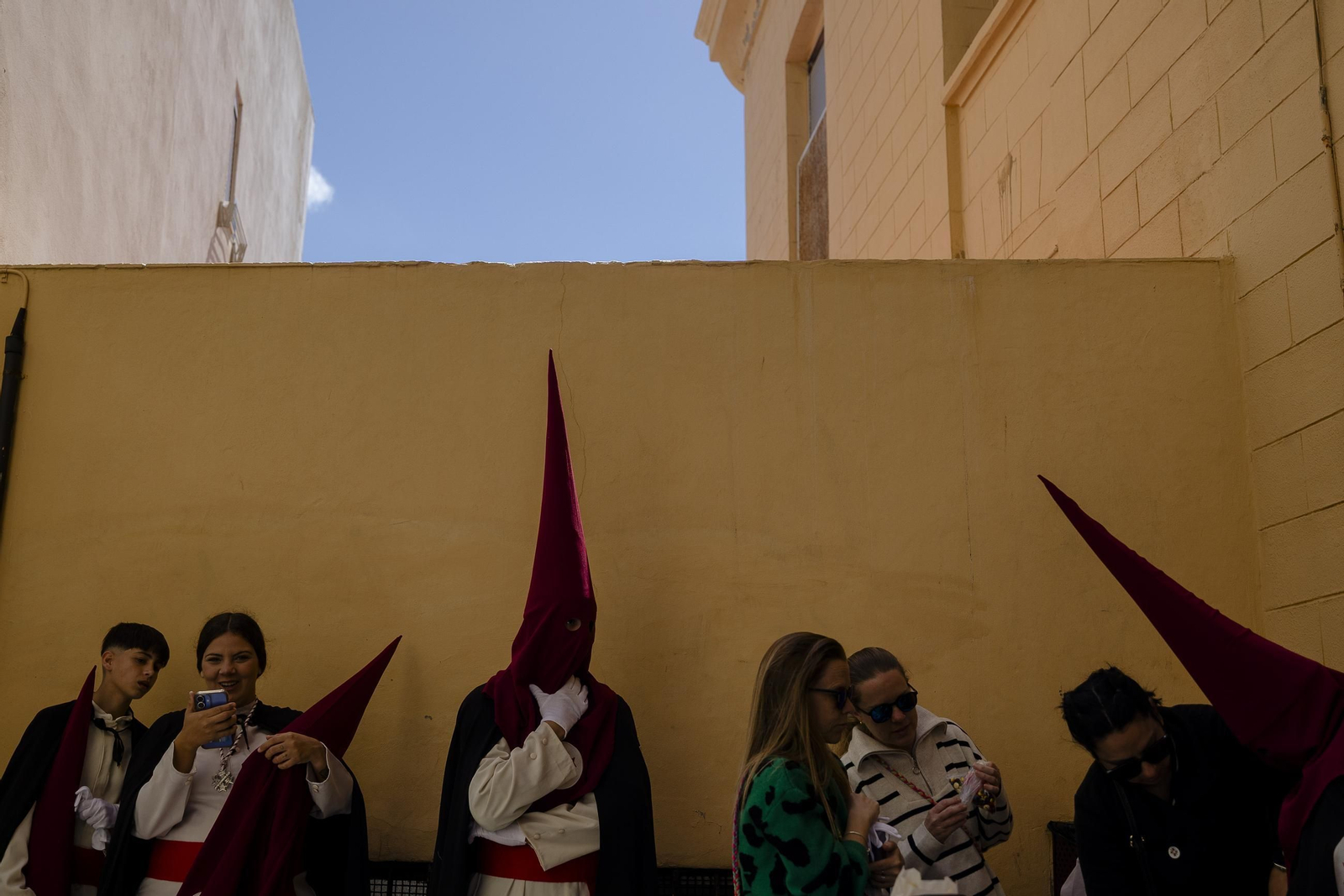 Imágenes de la salida de Sentencia en la Semana Santa de Cádiz 2025