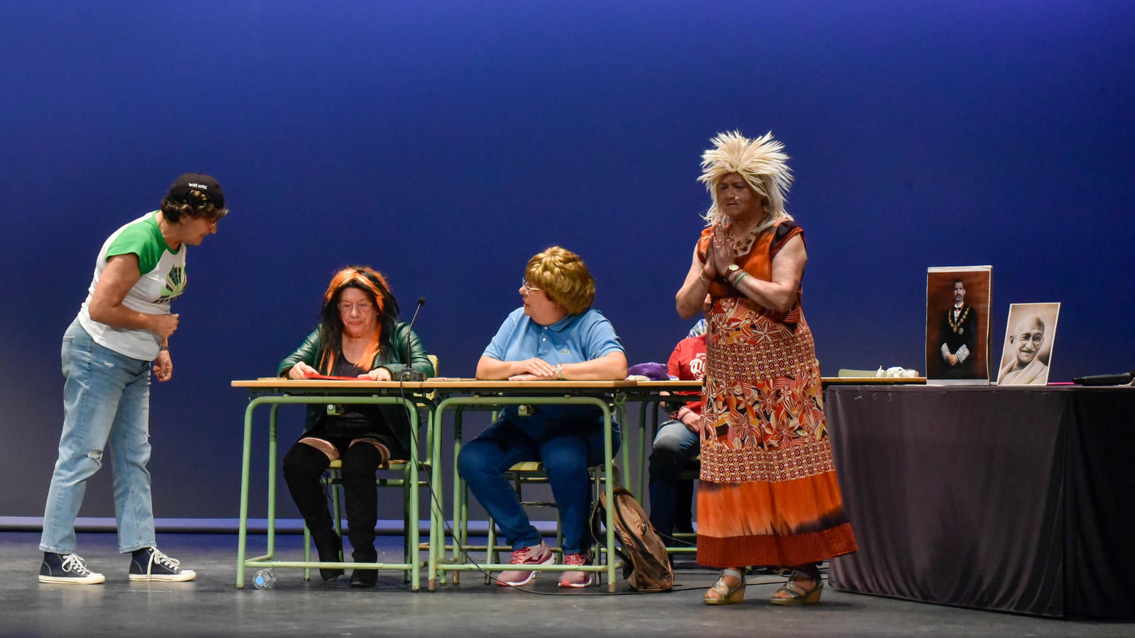 Las fotos de Generación EGB en La Línea a cargo de Las Chicas de Oro de Canonja