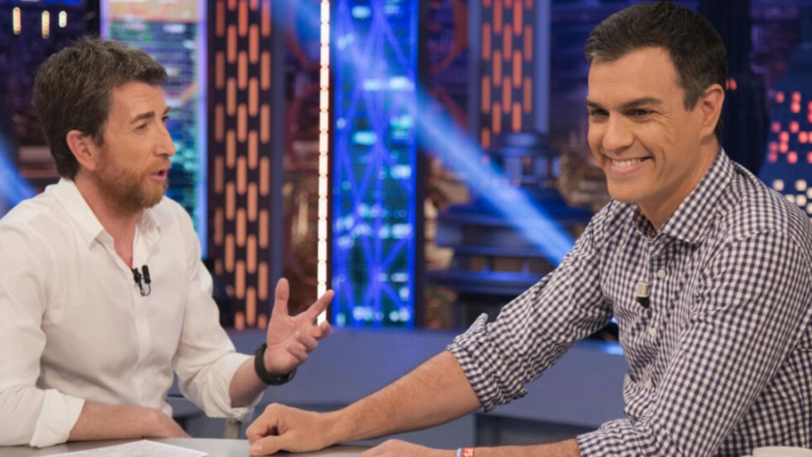 Pablo Motos y Pedro Sánchez en 'El Hormiguero' (2016)