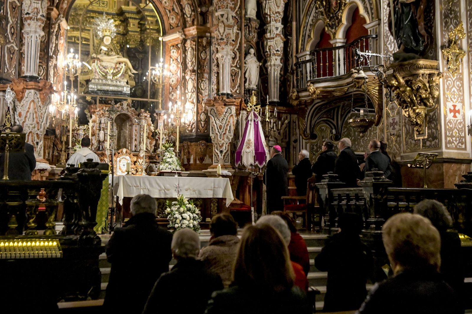 Así ha sido el rosario por la salud del Papa en Granada