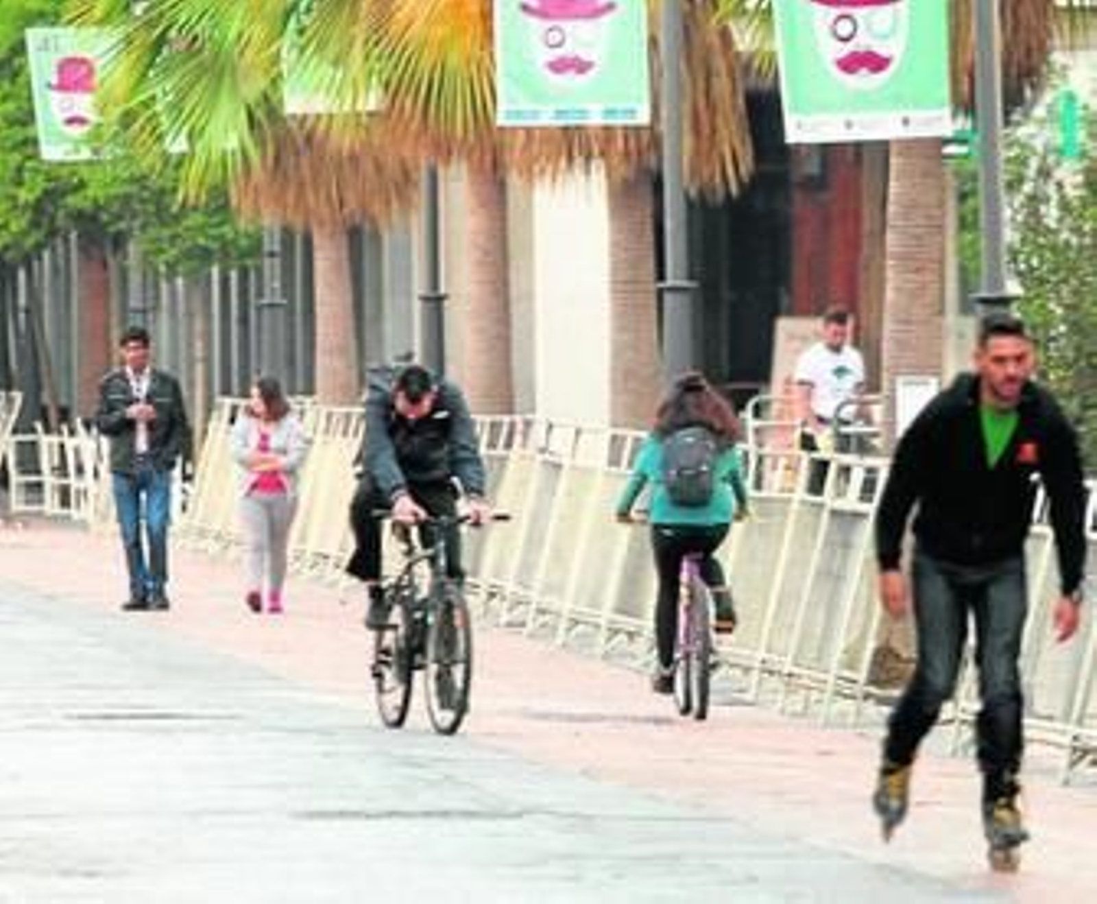 Preparativos en la Gran Vía, en la tarde de ayer, para la carrera de hoy.