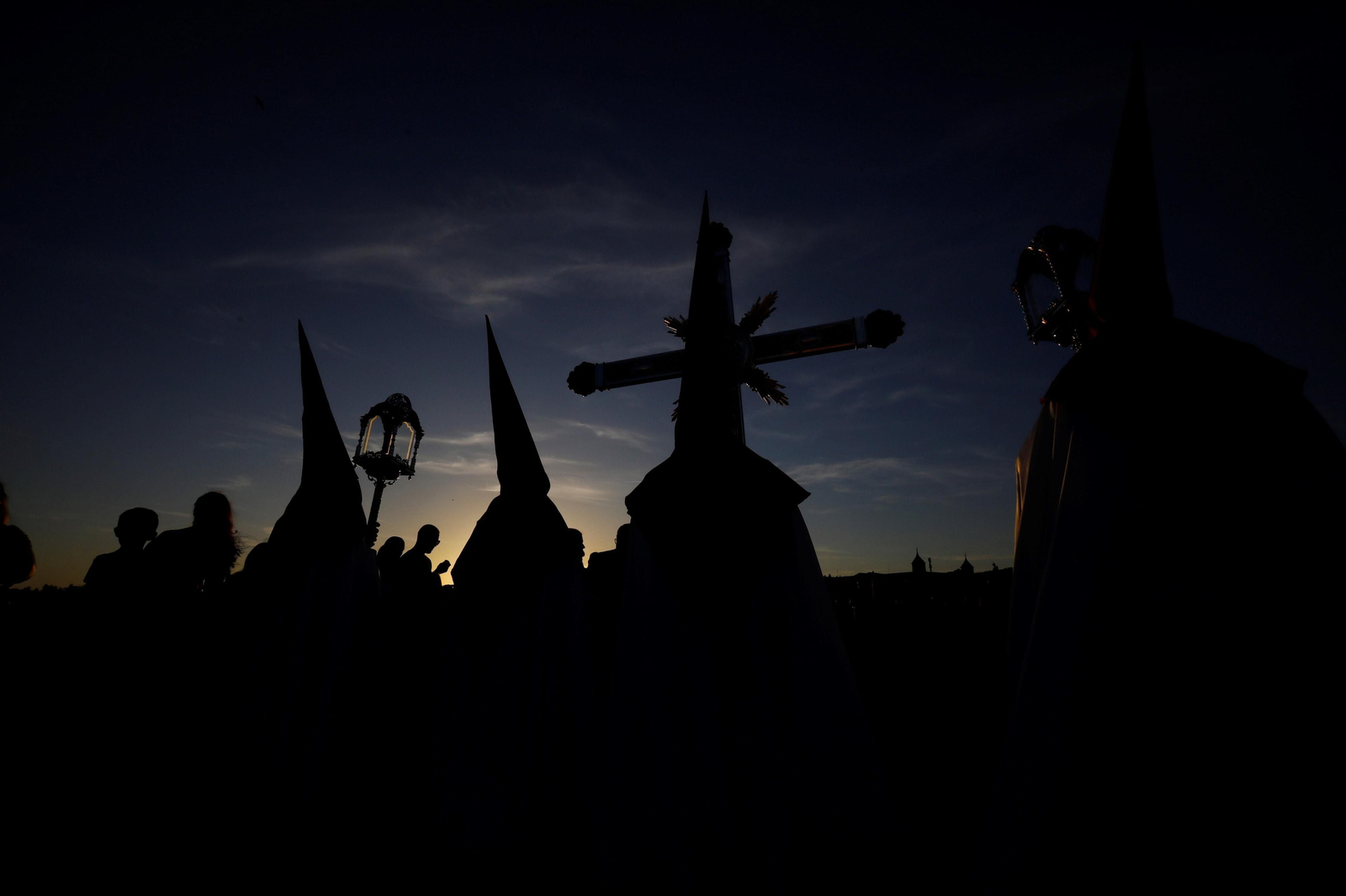 Viernes Santo en Córdoba: la procesión del Descendimiento, en imágenes