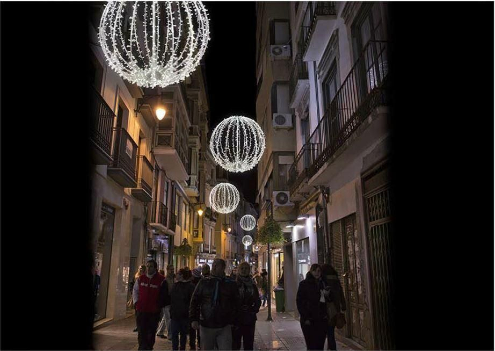 Así son las luces de Navidad en Granada calle a calle