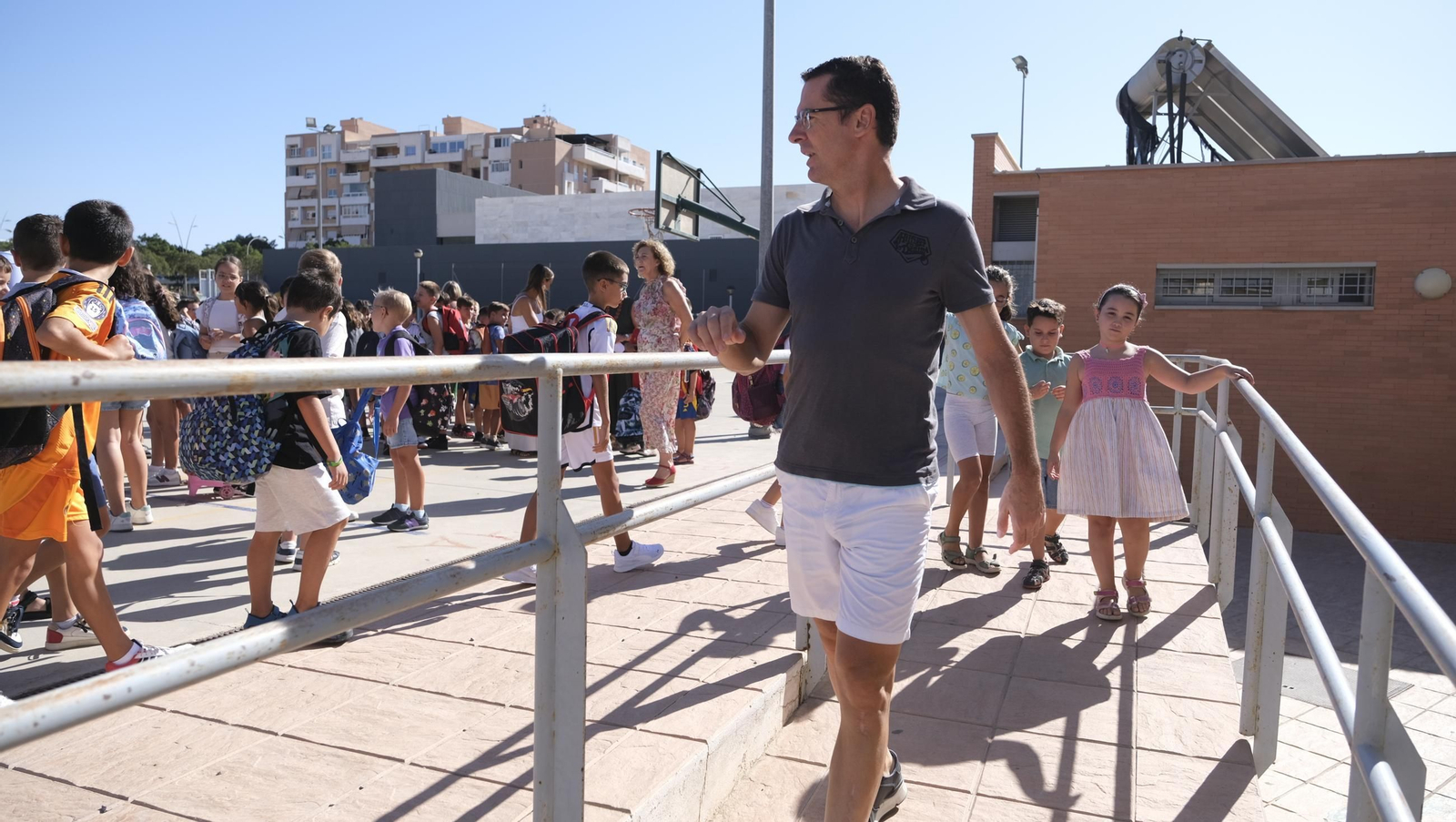 El curso escolar empieza en el Colegio Ginés Morata de Almería, en imágenes