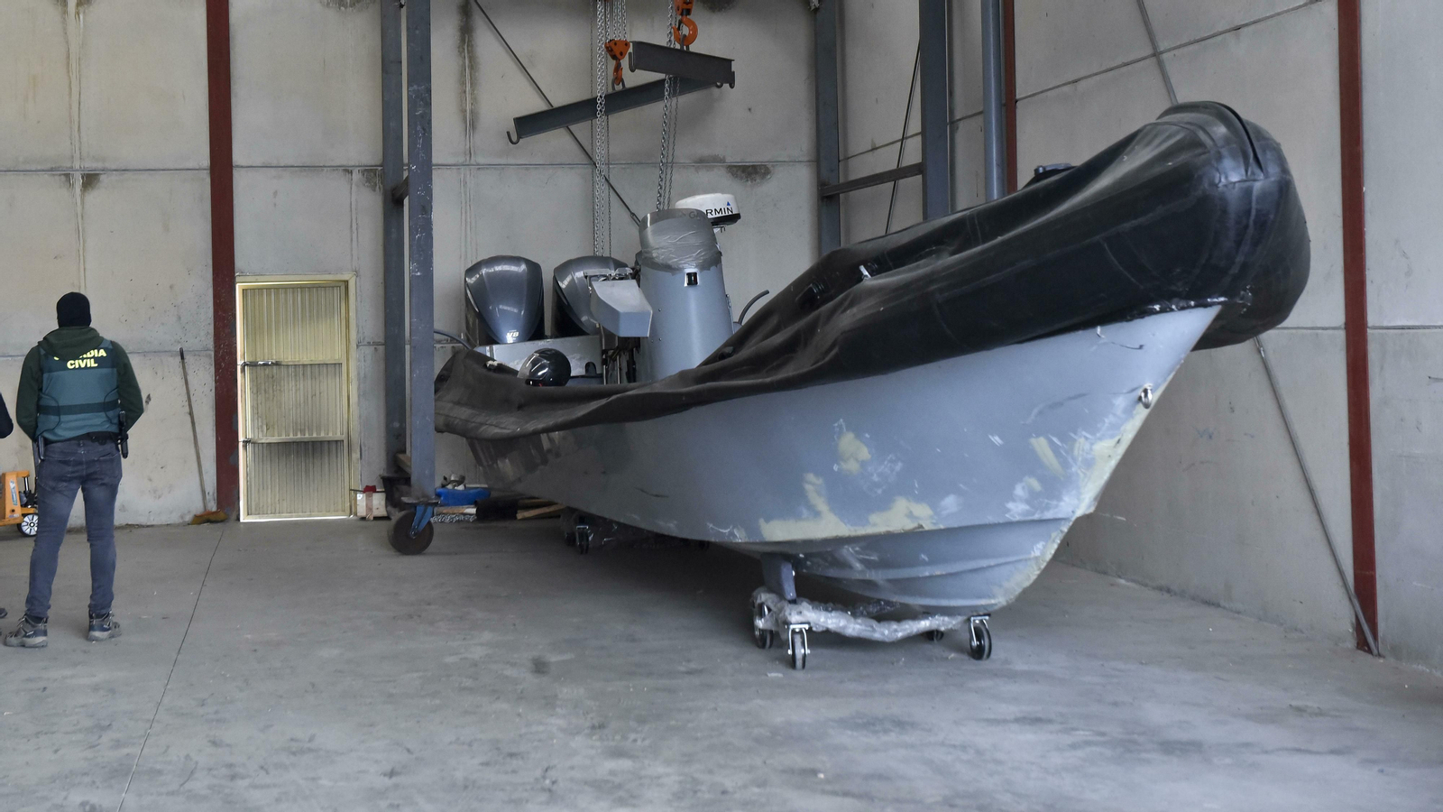 La embarcación intervenida en un polígono industrial de Salteras.