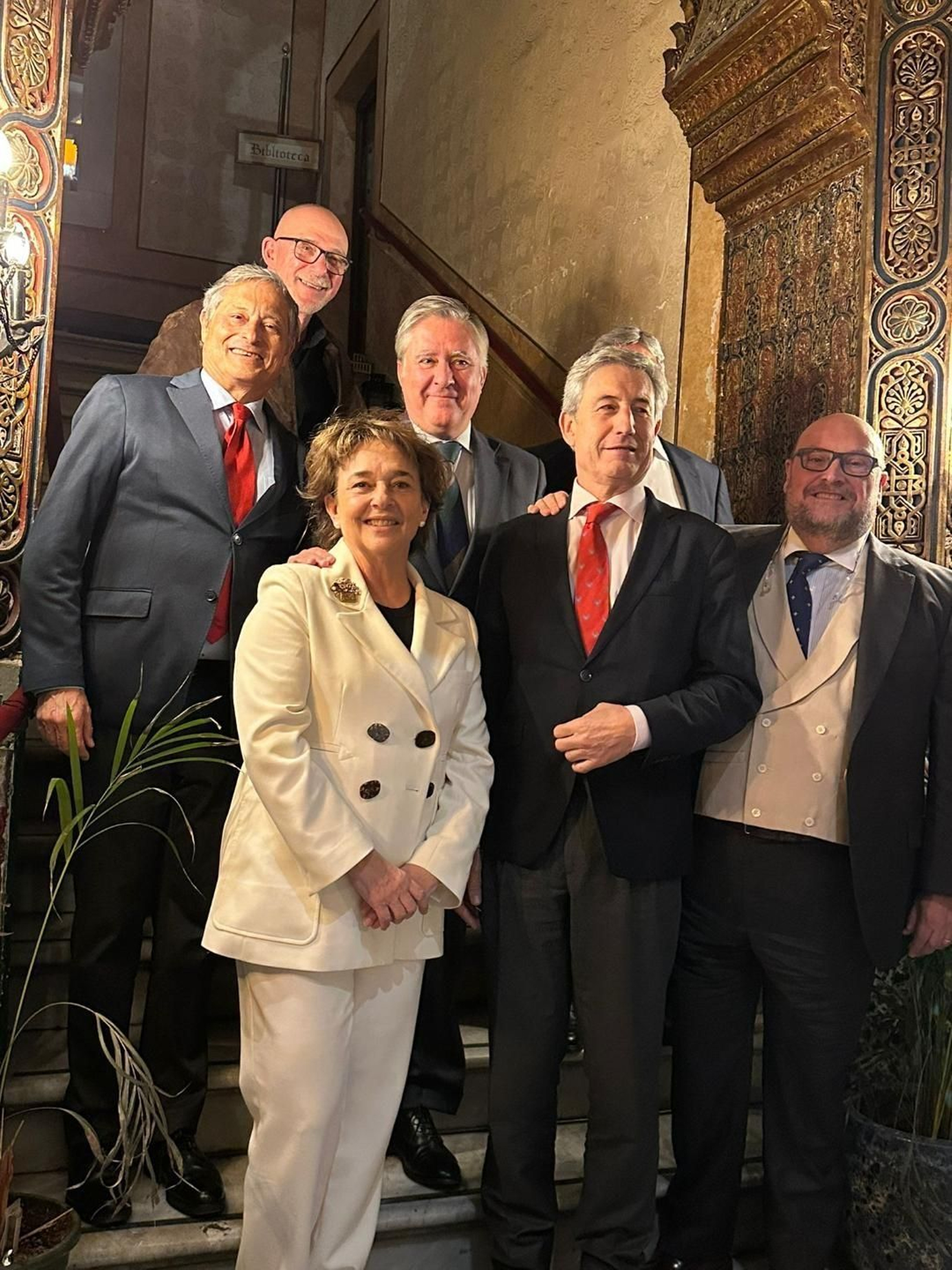 El homenajeado con Constantino Álvarez, Manolo Tey, Margarita Bustamante, Juan Manuel Pérez Dorao  y Florencio Sousa Vázquez.