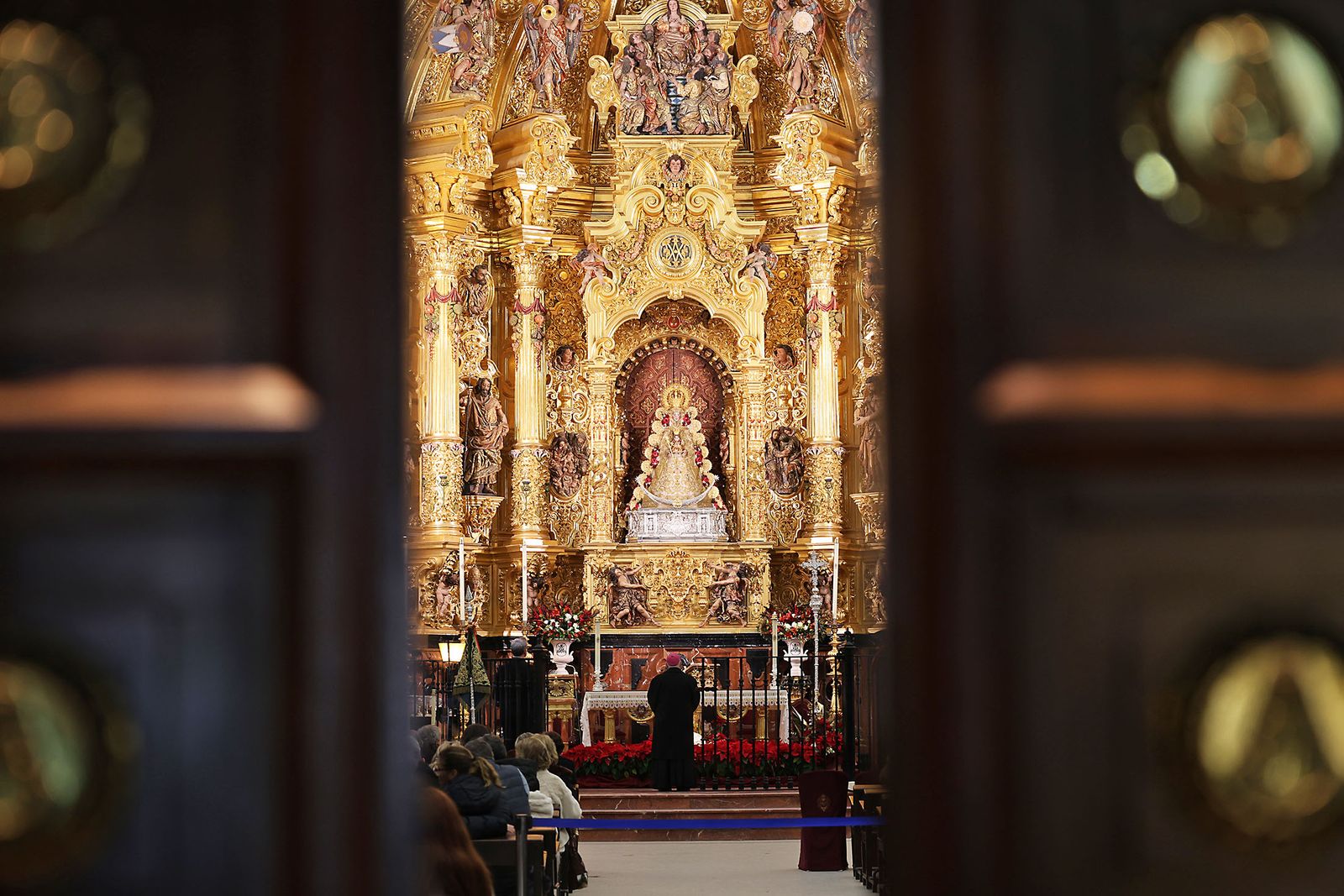 Sabatina y Bendición de nuevos atributos para la Virgen del Rocío
