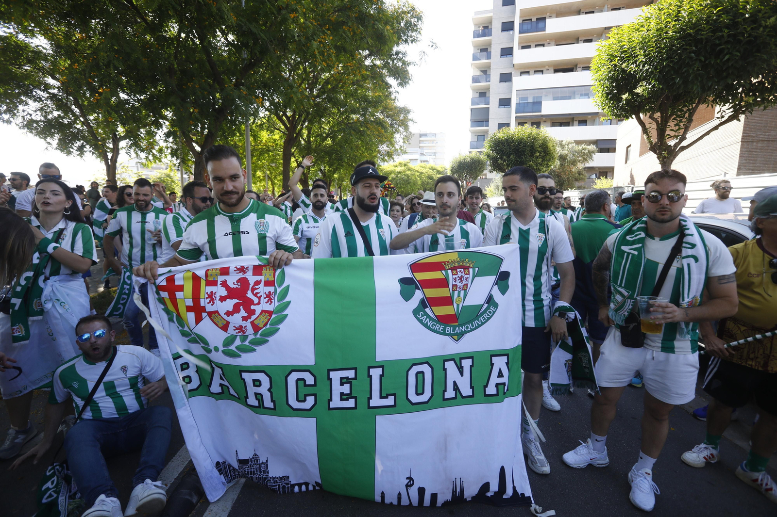 Las mejores fotos de la afición del Córdoba CF en la previa del partido ante el Barcelona Atlètic