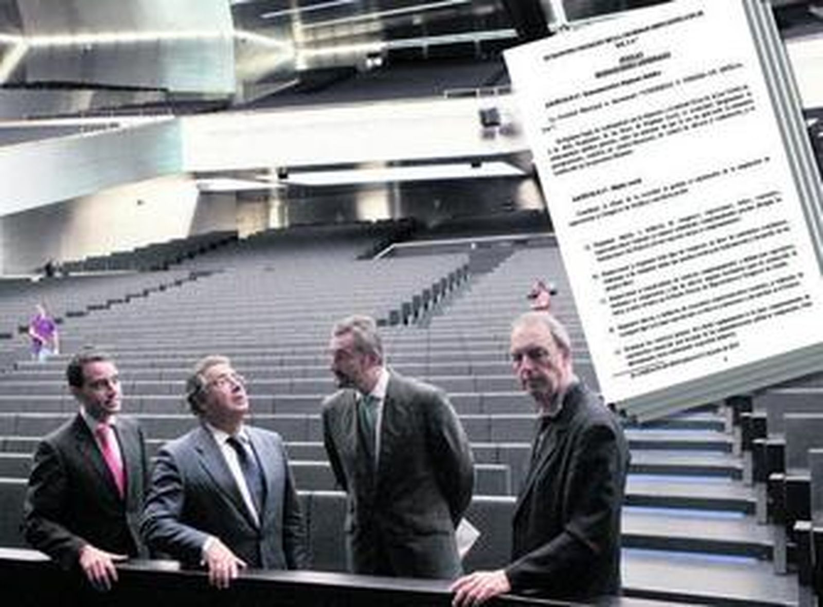 El alcalde, Juan Ignacio Zoido, con el gerente de Emvisesa, Miguel Contreras; el de Fibes, Gaspar Sáez y el arquitecto Guillermo Vázquez Consuegra.