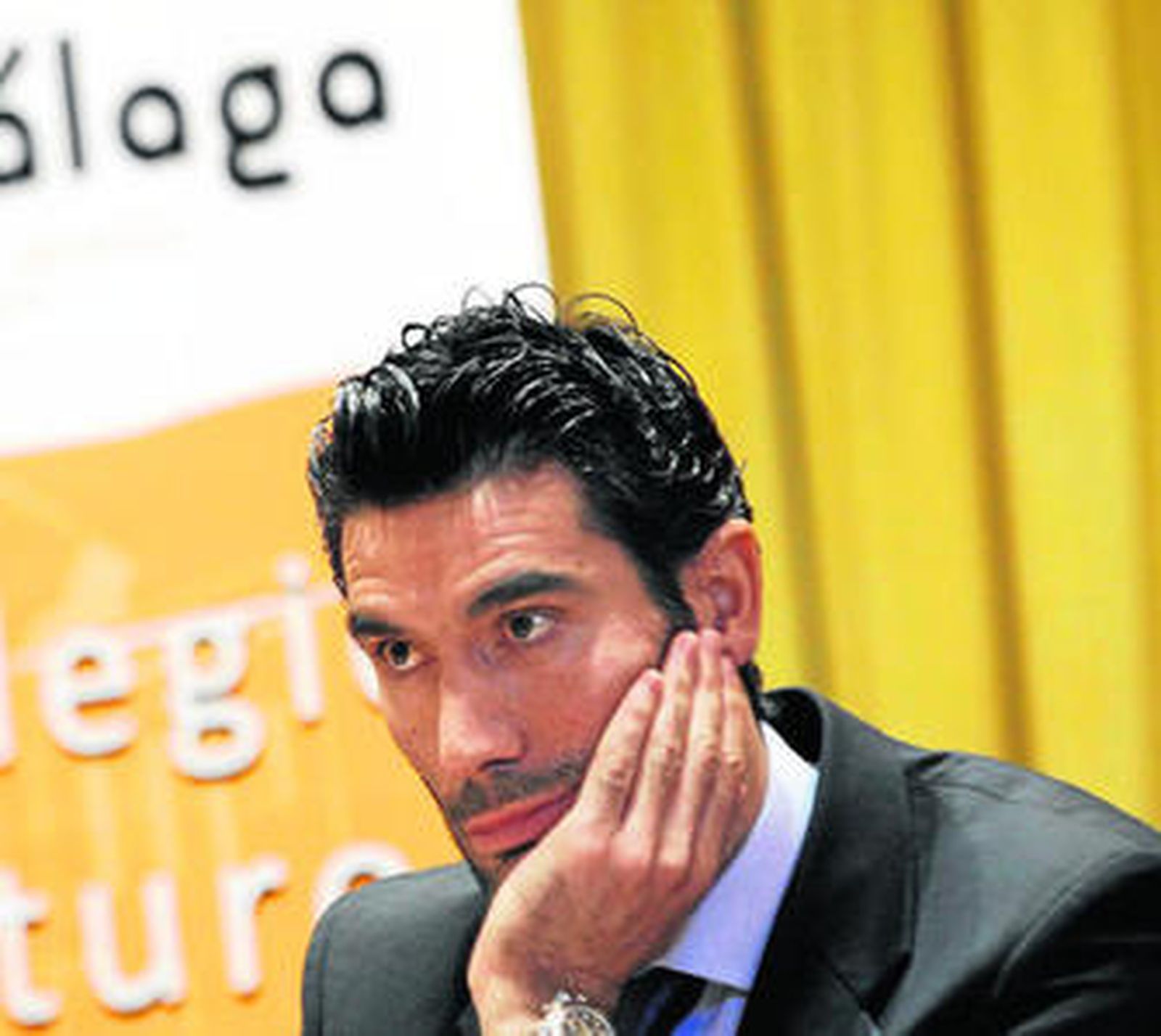 Fernando Sanz, en una conferencia en el Colegio de Médicos de Málaga.