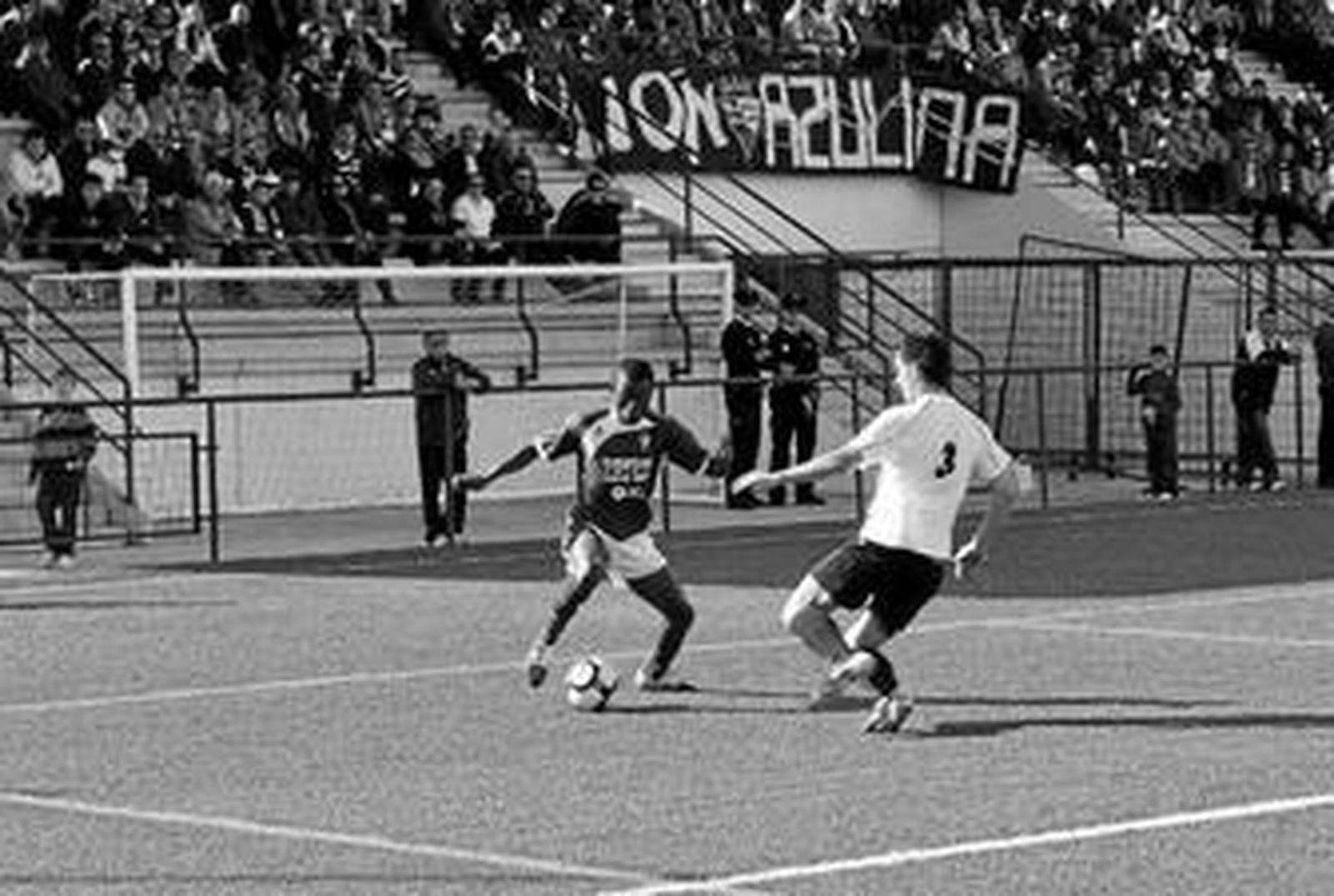 Prince (ex del Pastores), ayer ante Dani Guerrero (3).