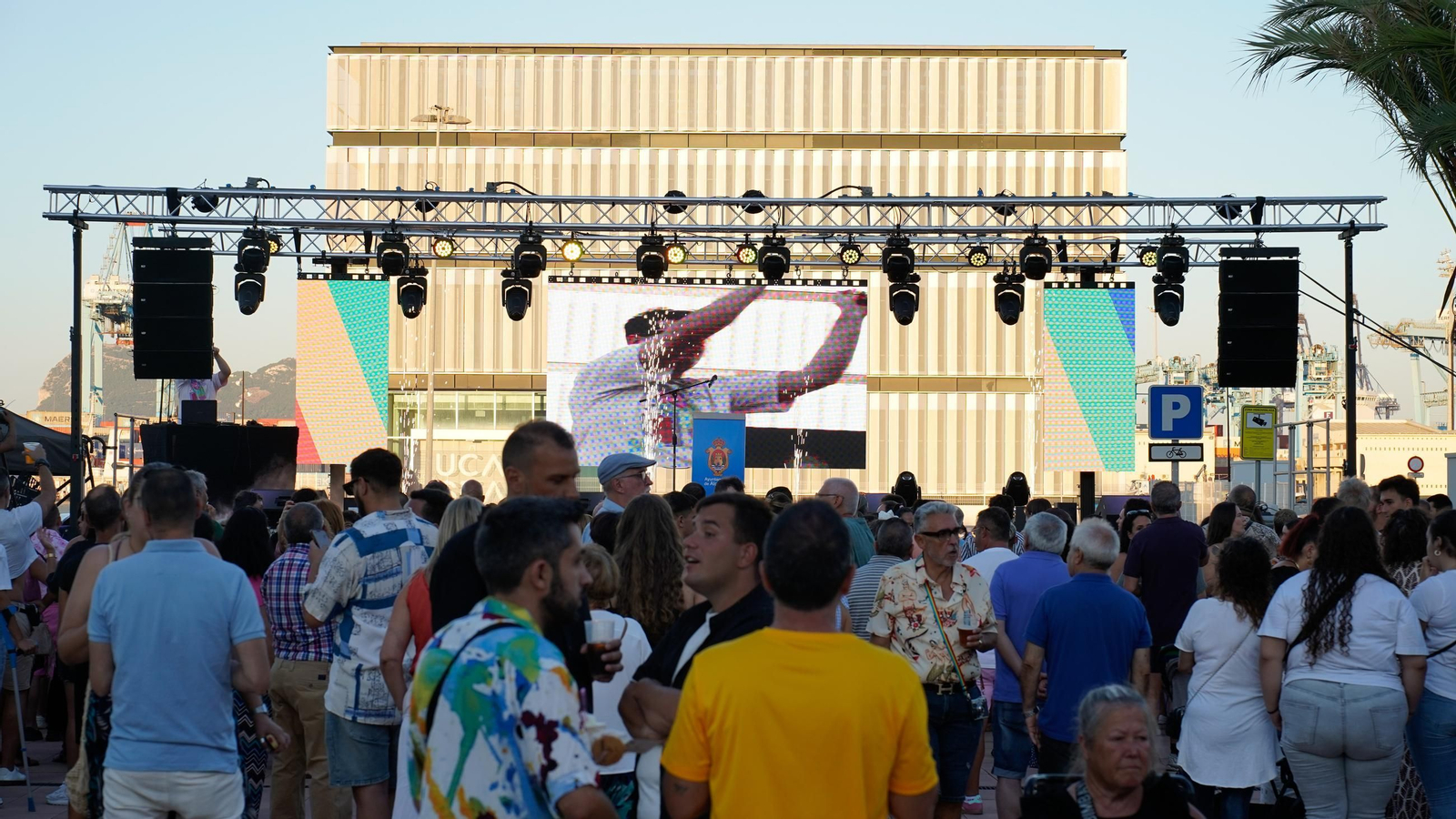 Fotos del Día del Orgullo en el Lago Marítimo de Algeciras