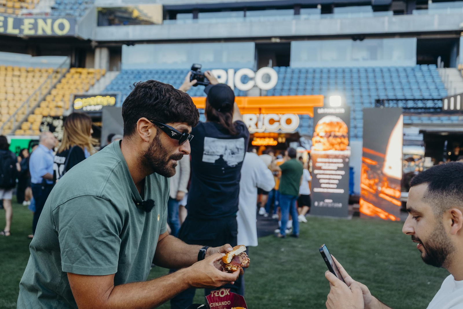 Búscate en las imágenes de la inauguración de The Champions Burger en el estadio Nuevo Mirandilla
