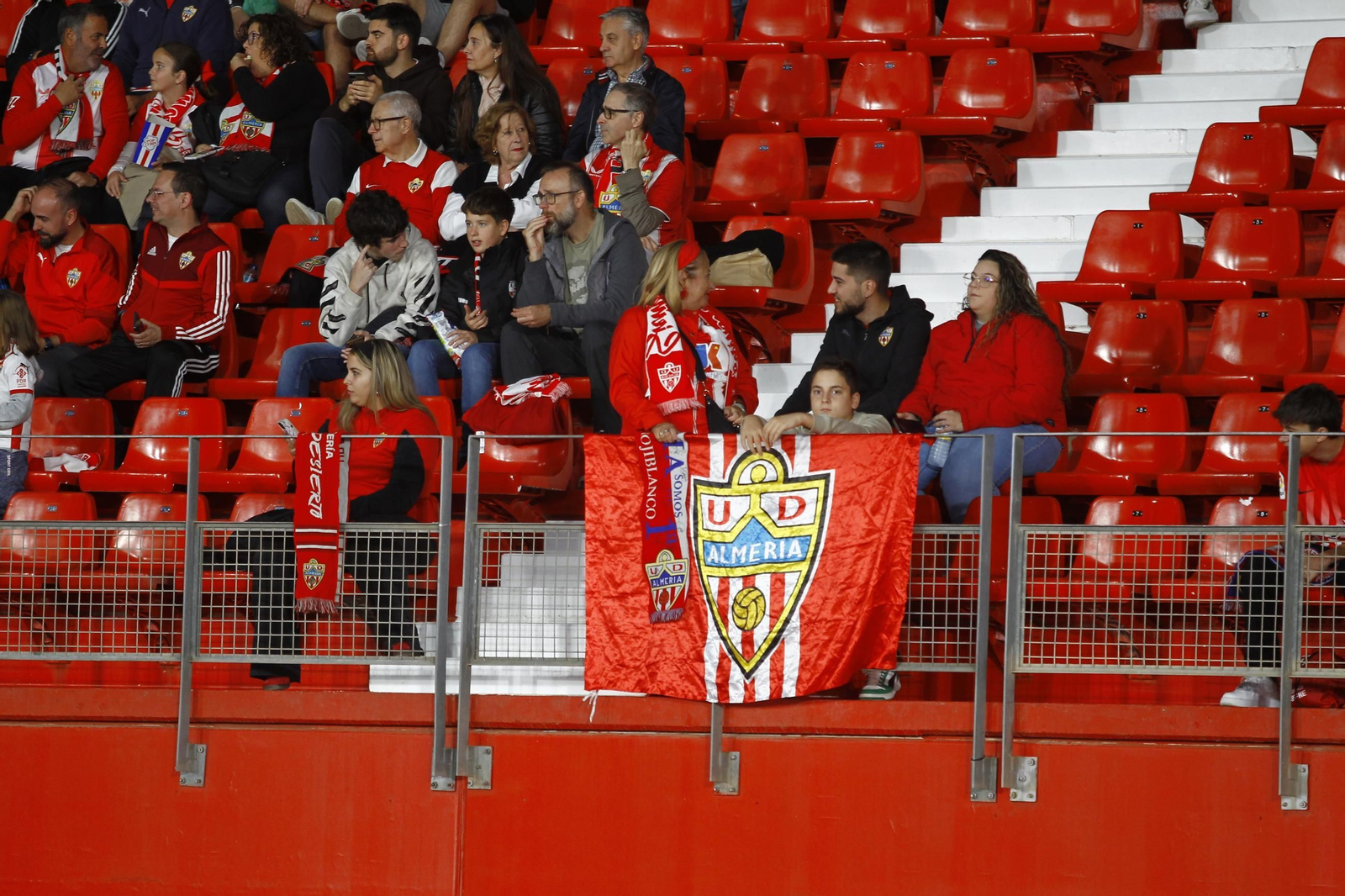 Búscate en las fotos de público del partido U.D. Almería-Deportivo de La Coruña