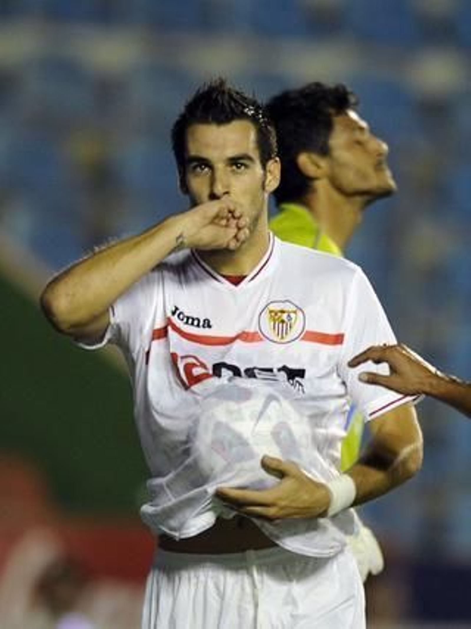 Dedicatoria de Negrado después de marcar.

Foto: AFP / Reuters / EFE