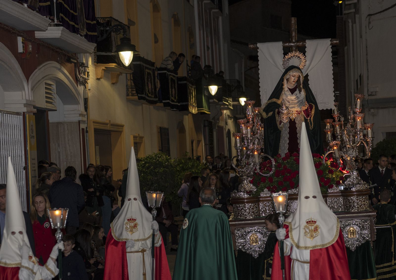Imágenes de la procesión del Paso Blanco en Cuevas del Almanzora