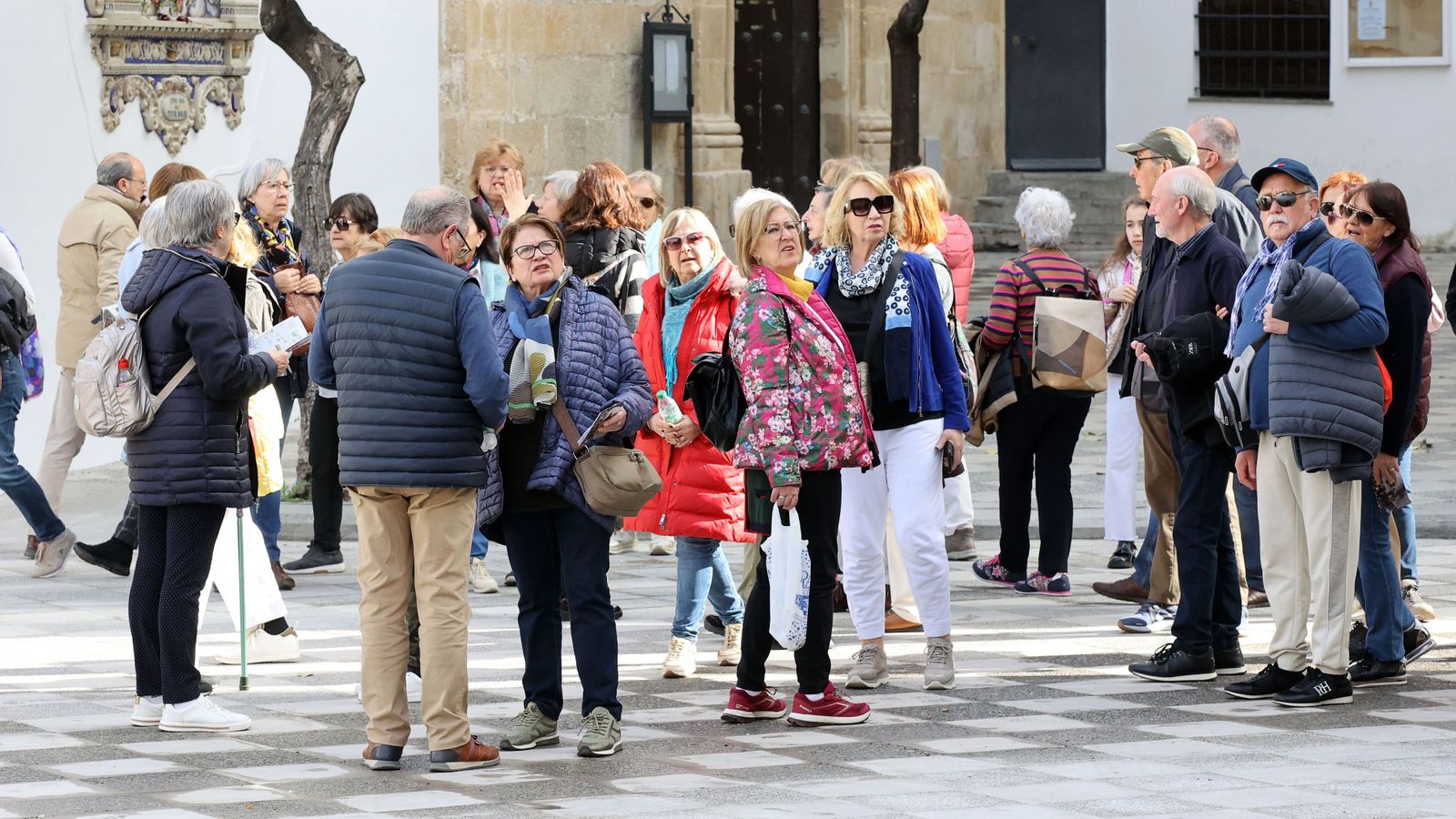 Varios turistas en el centro de Jerez