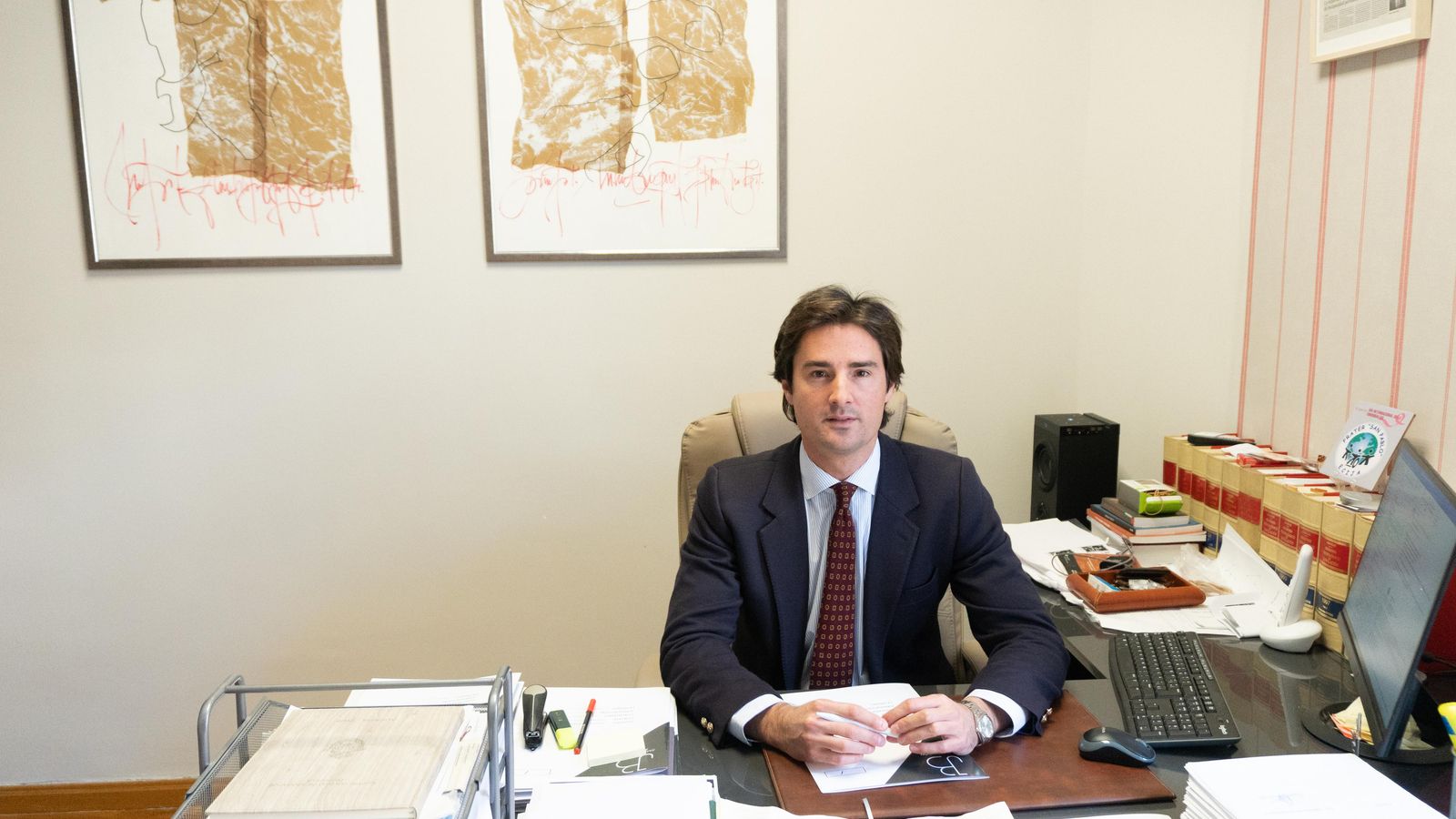 El abogado Álvaro Jiménez Bidón, en su despacho.