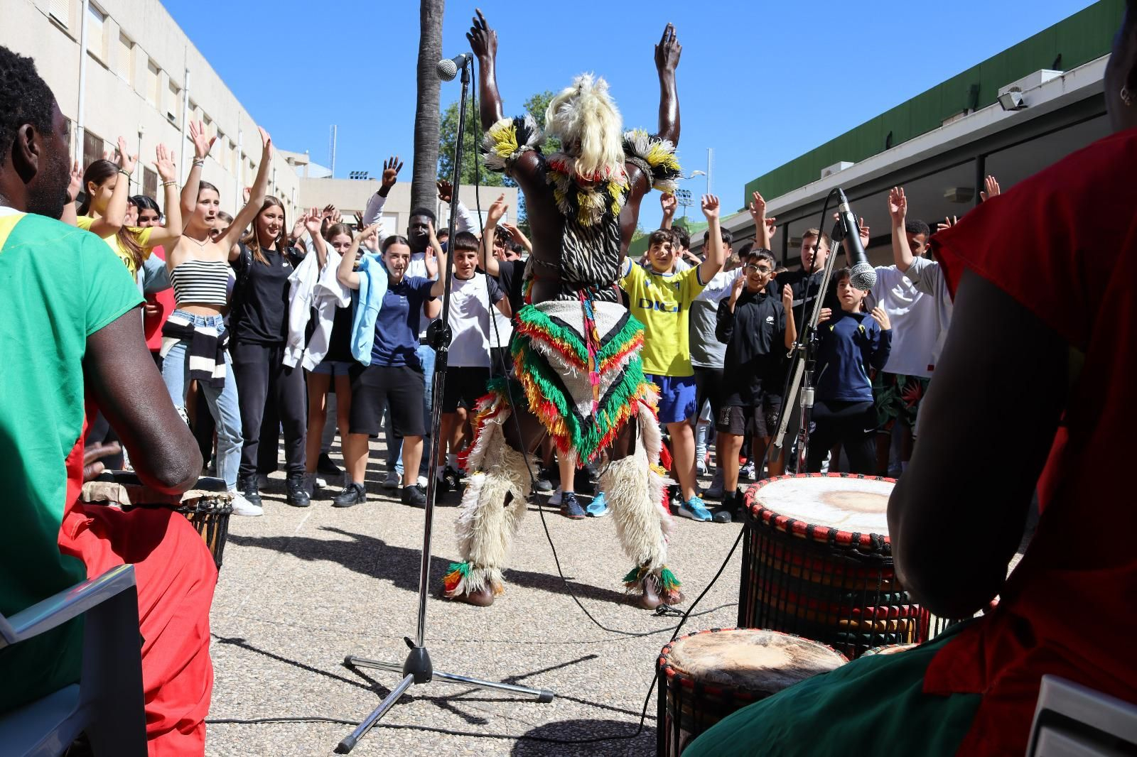 Un momento de la actuación del grupo senegalés New Di Doley.