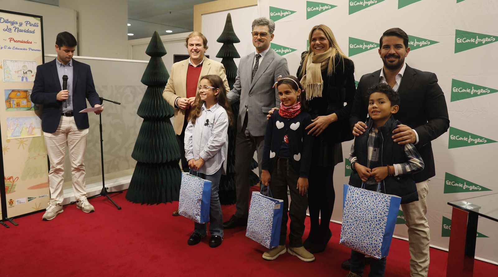 El Corte Inglés de Algeciras entrega los premios del concurso Dibuja y Pinta la Navidad