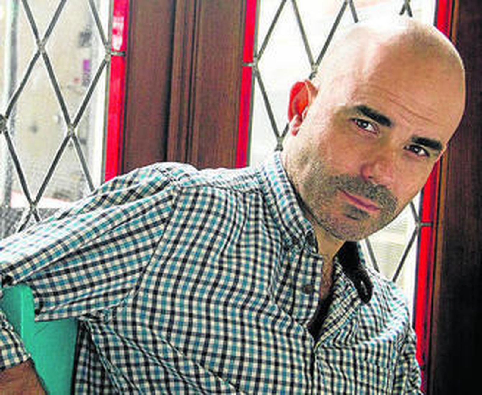 Fotografía de 2013 del escritor argentino Eduardo Sacheri.