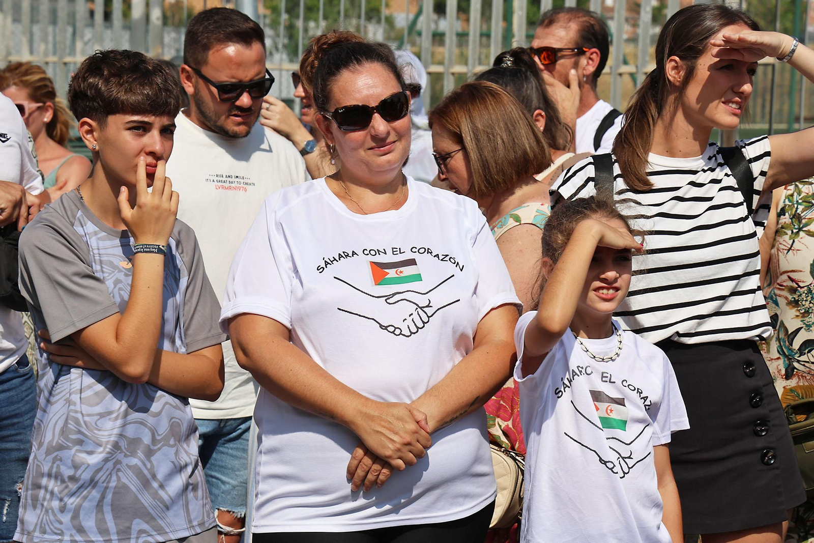 Imágenes del recibimiento a los  niños procedentes de los campamentos saharauis que pasarán sus vacaciones en Huelva