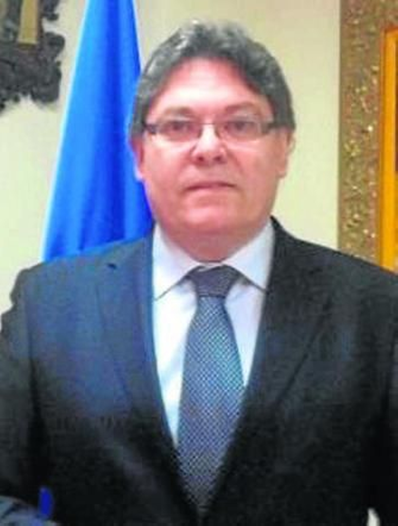 Luis Rogelio Mena, alcalde.