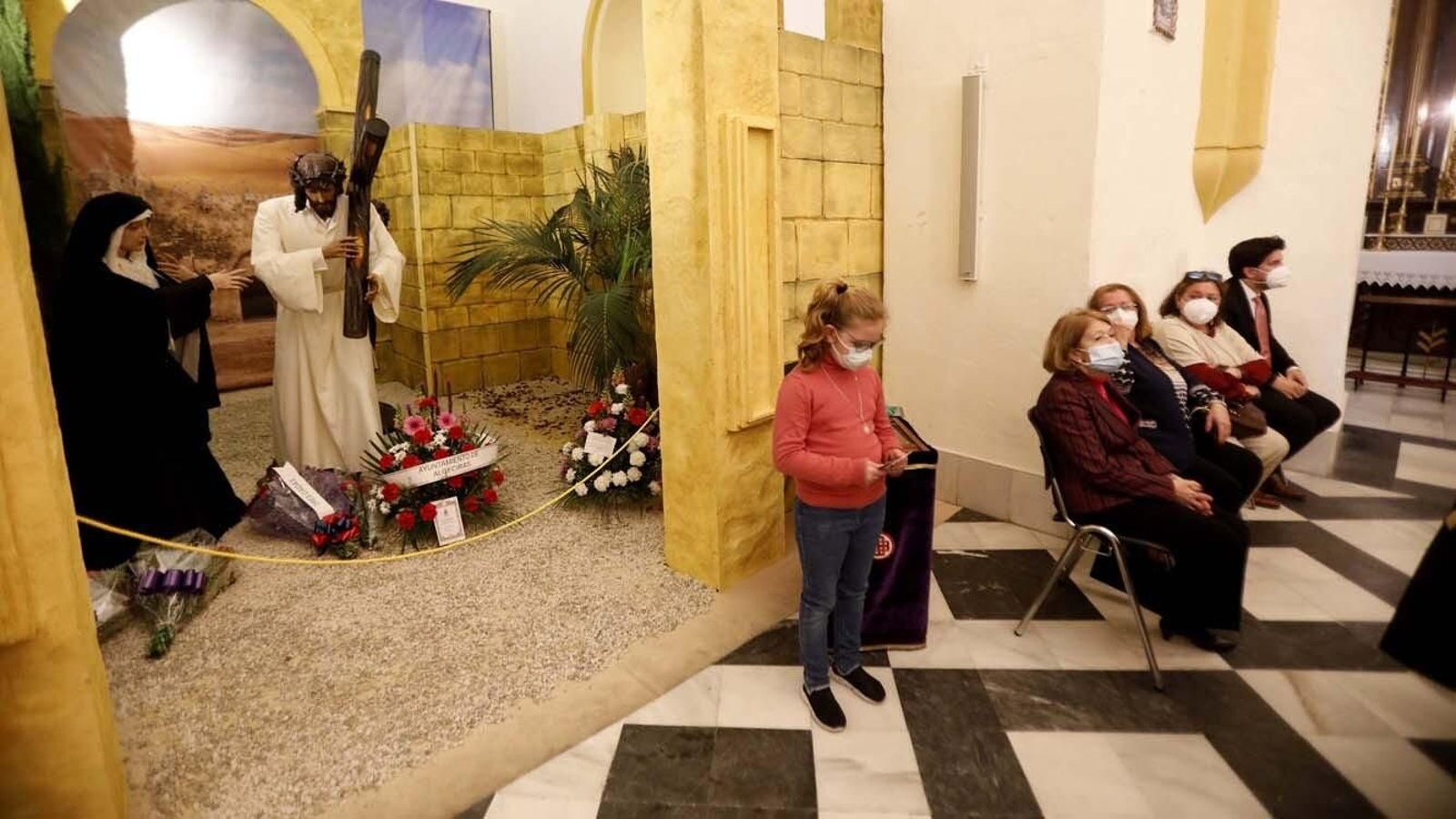 Fotos del Jueves Santo en Algeciras: Tres Caídas, Nazareno y Cristo de la FE