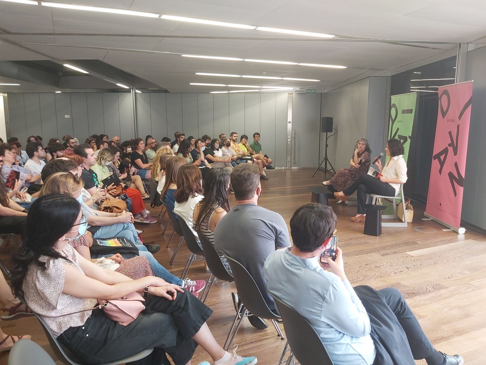 Mariana Enríquez formó parte de 'Un nuevo Boom en femenino'  dentro de la serie Diván