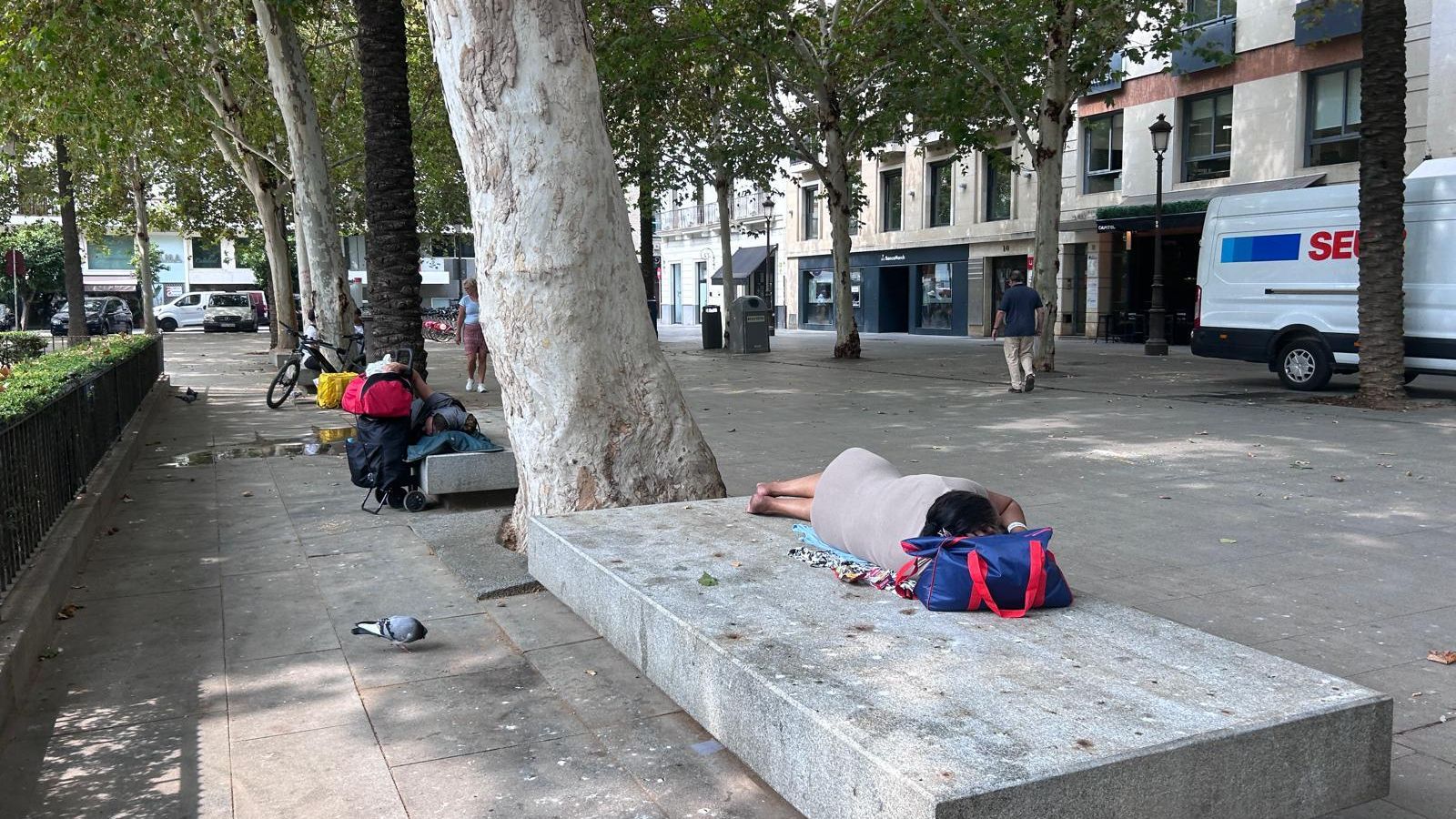 Bancos de la Plaza Nueva