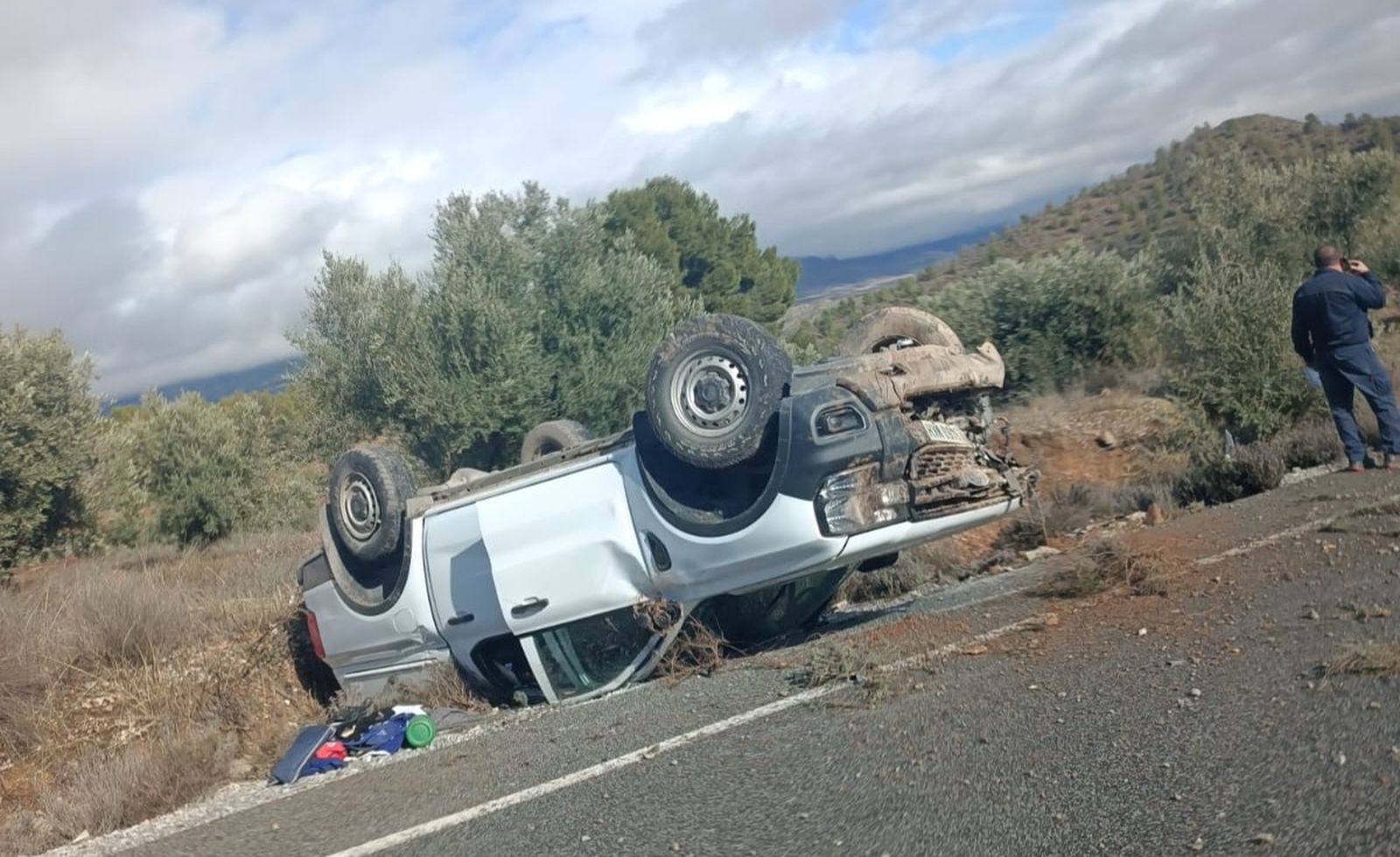 Imagen del vehículo accidentado en Purchena.