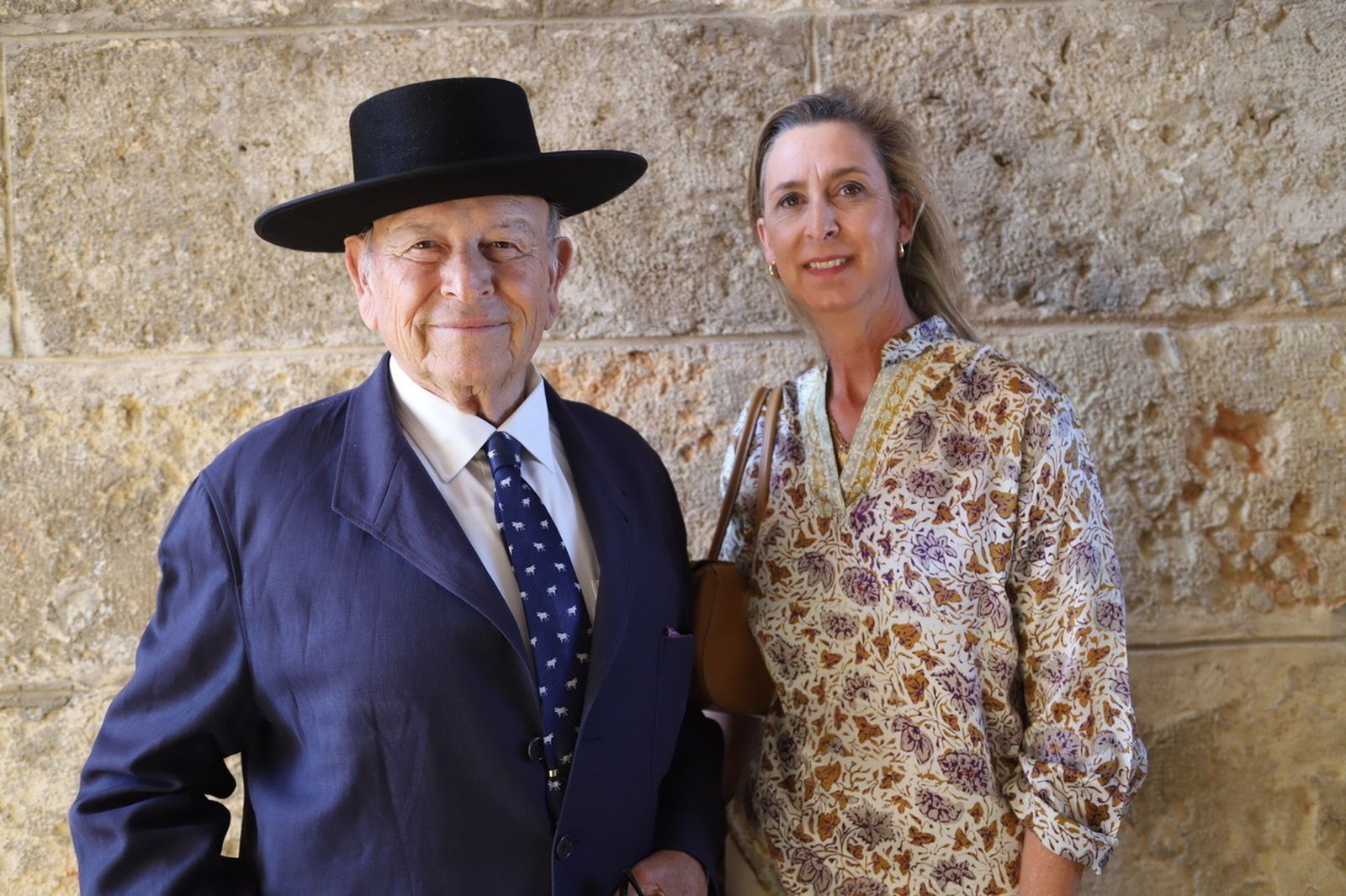 Ambiente en la Puerta del Príncipe en la corrida de Morante de la Puebla, Cayetano y Ginés Marín