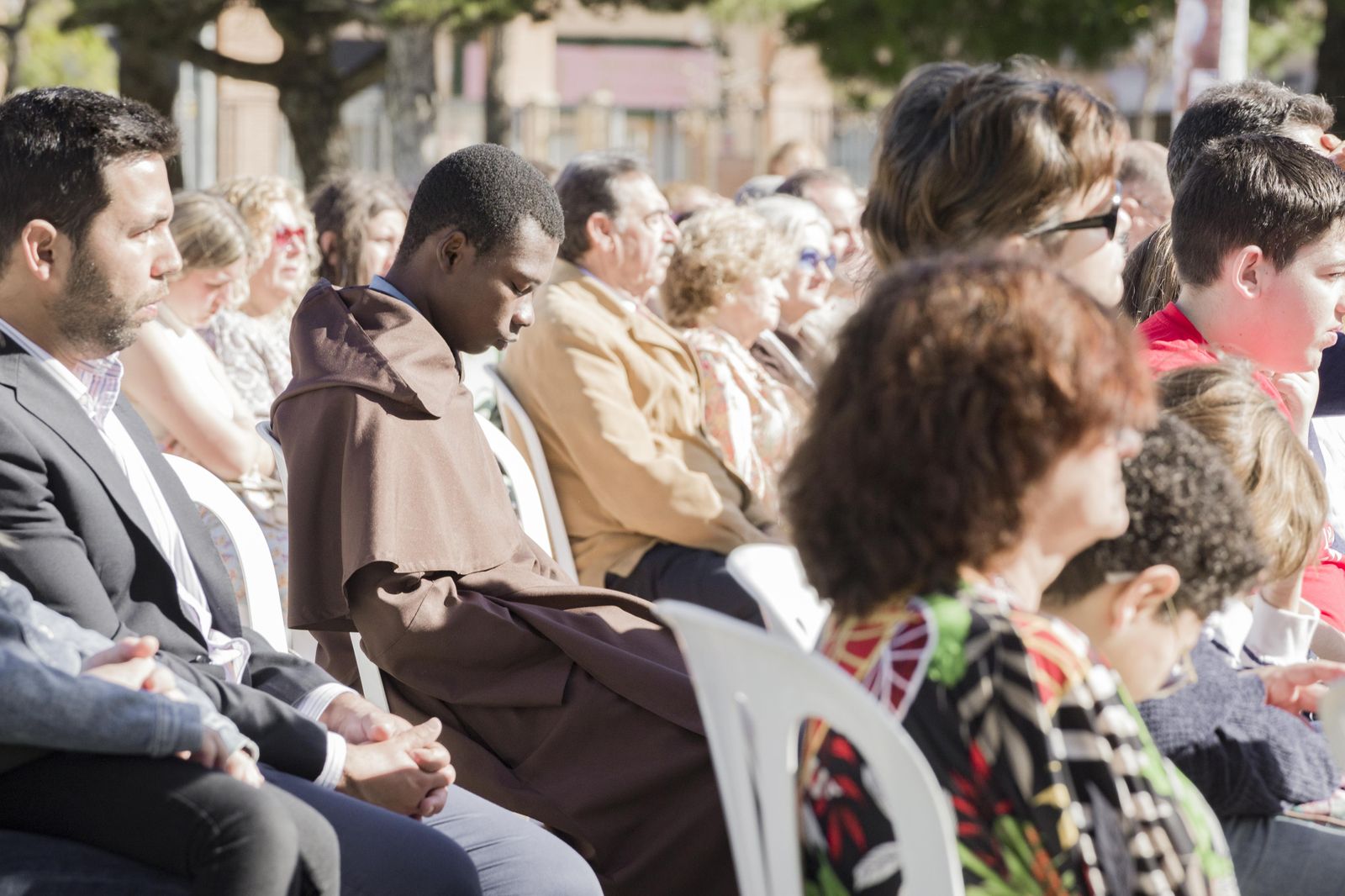 Misa de campaña frente a la parroquia del Cristo de la Sed con la Virgen del Carmen