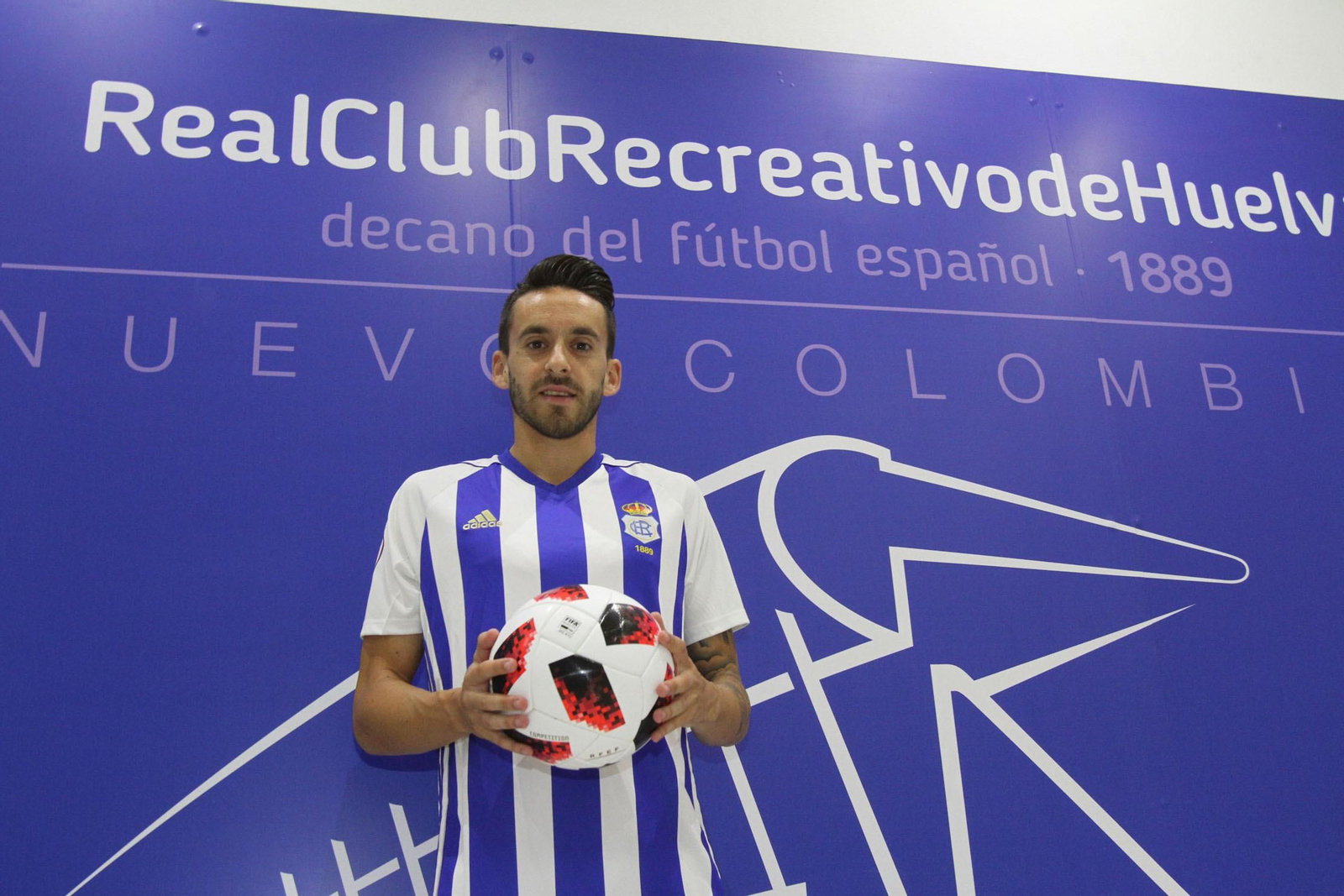 Iago Díaz, durante su presentación oficial en su anterior etapa en el Decano.