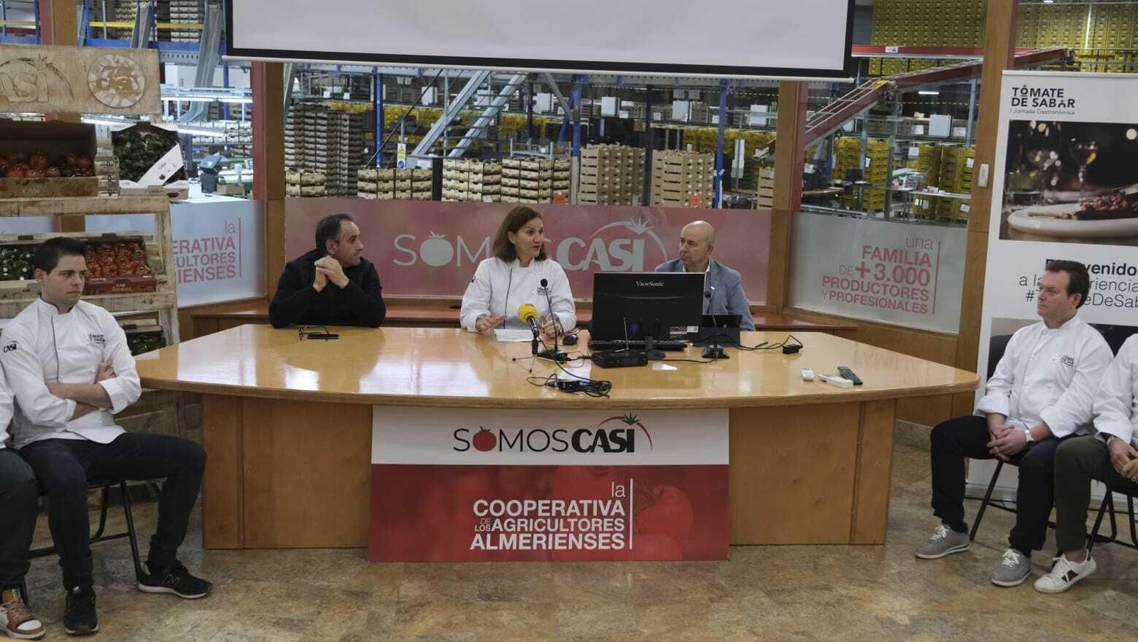 Samantha Vallejo-Nágera presenta la I Jornada del Tomate de Sabor de CASI (Almería)