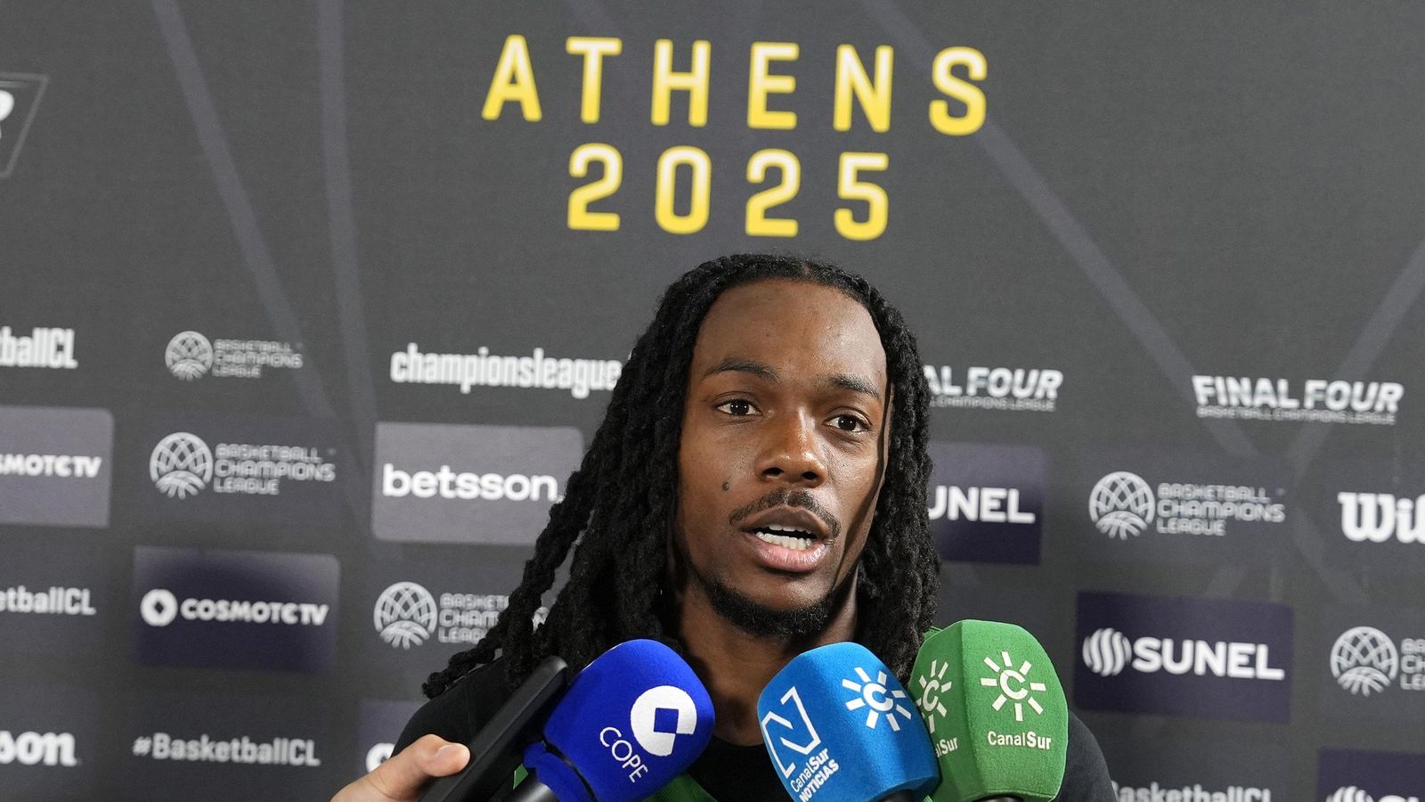 El Unicaja al fin conoce el Sunel Arena