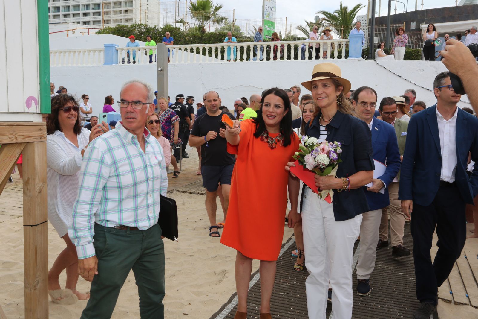 La Infanta Doña Elena asiste a varios talleres de prevención de la fundación Mapfre, en imágenes