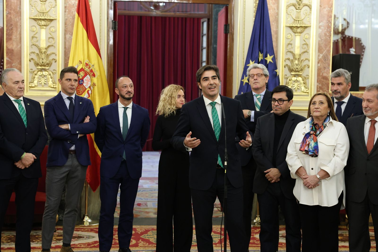 Las imágenes del recibimiento al Real Betis en el Congreso de los Diputados