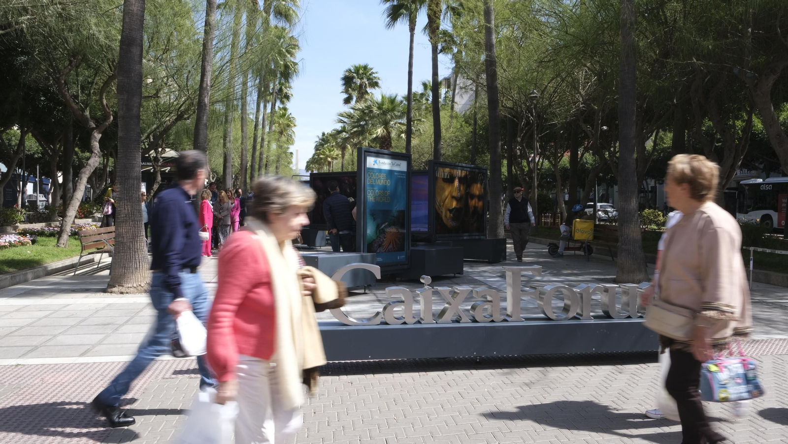 Imágenes de la exposición fotográfica 'Los Colores del Mundo', de la Fundación La Caixa