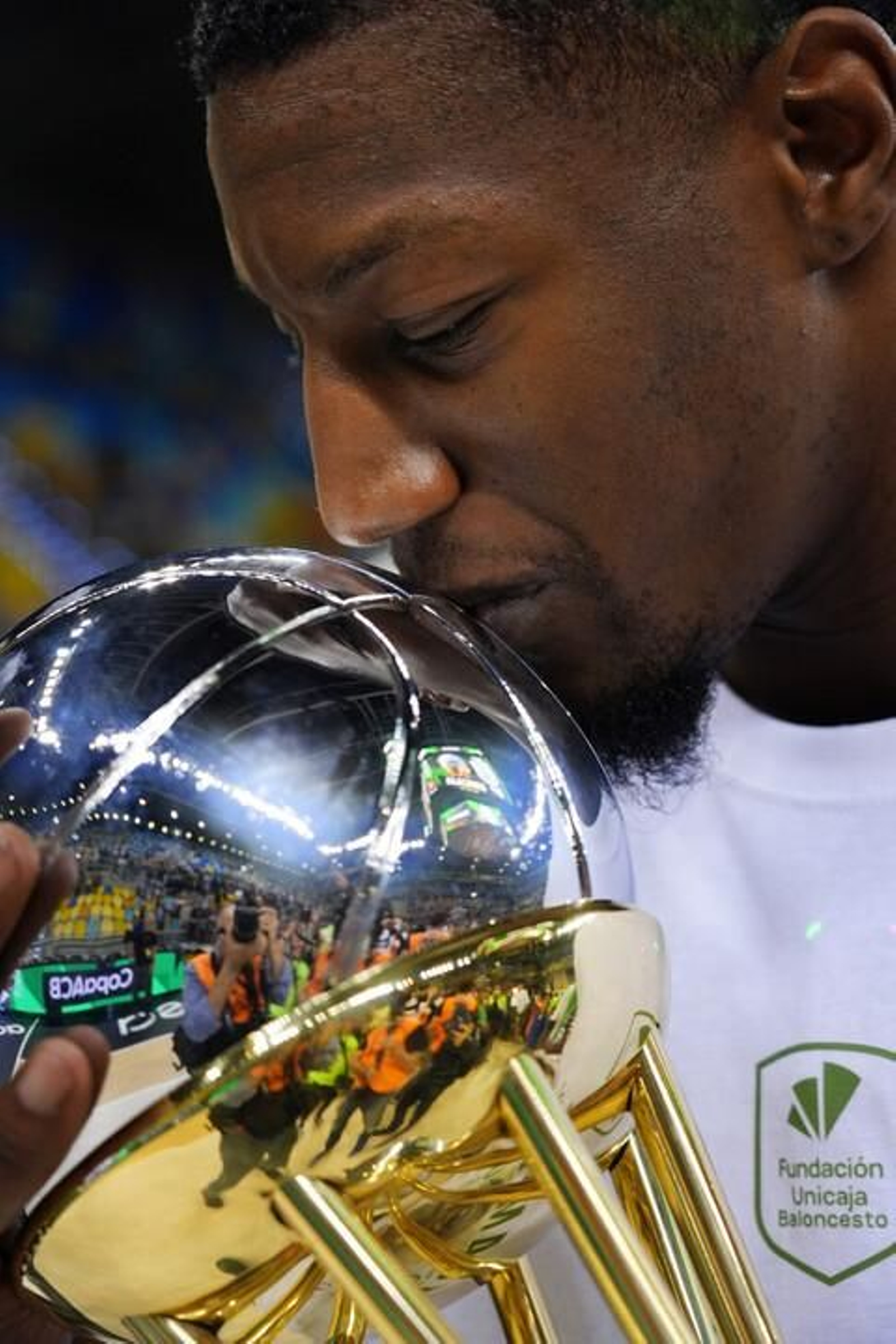 El Unicaja, campeón de Copa: Todas las imágenes del partido, la fiesta y la llegada a Málaga