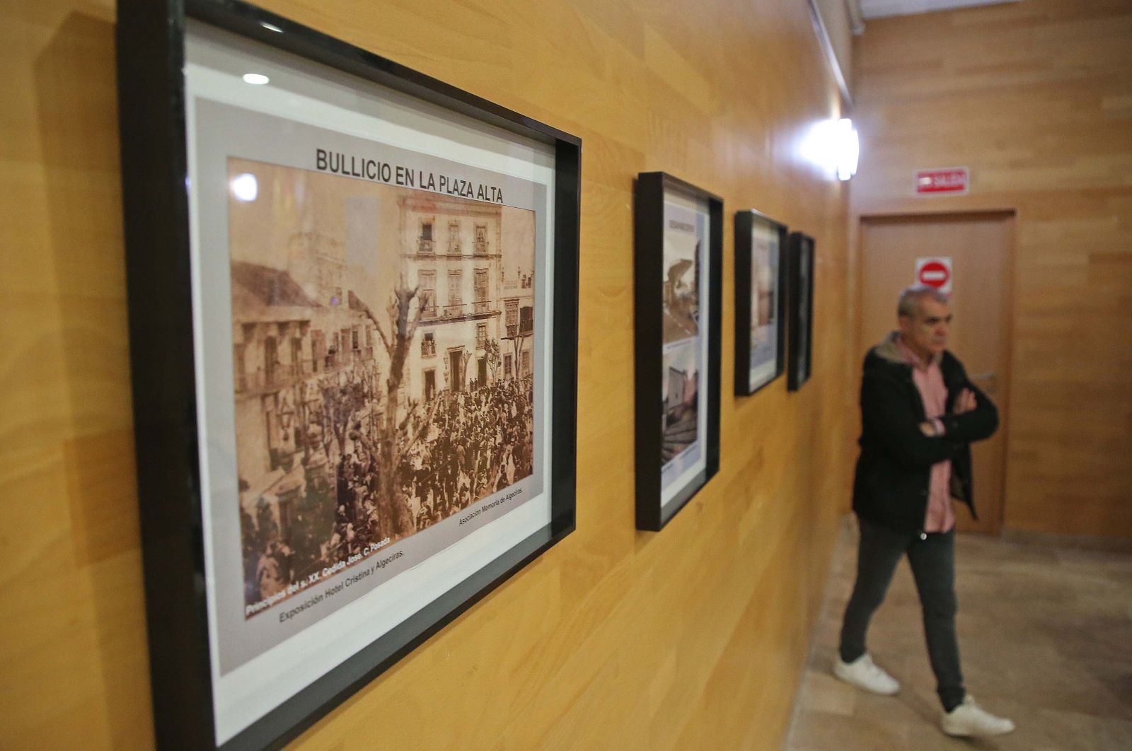 Fotos de la exposición 'Diez años de imágenes con Memoria de Algeciras'