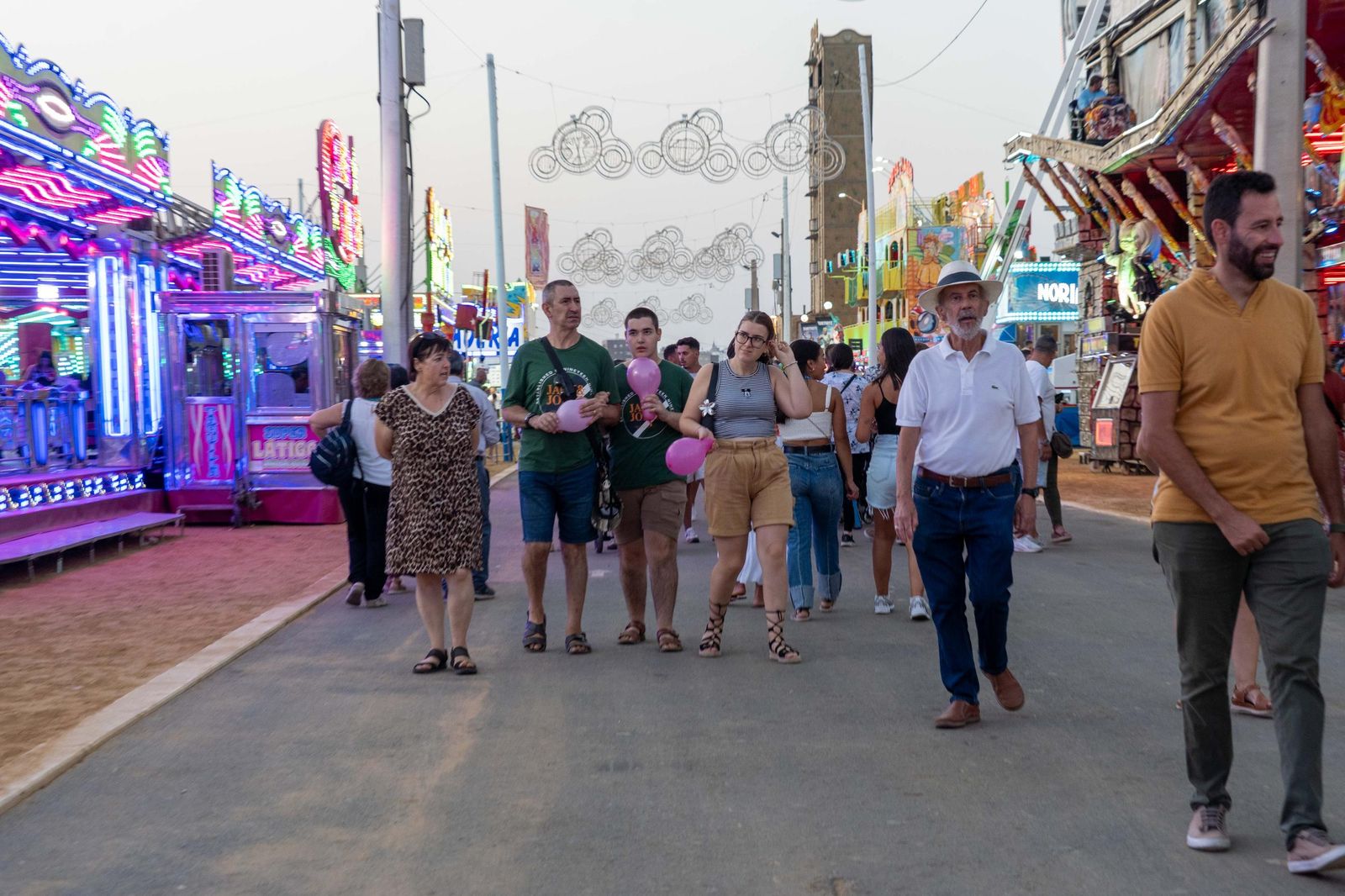 Colombinas 2025: Imágenes del ambiente el lunes 4 de agosto en las Fiestas Colombinas