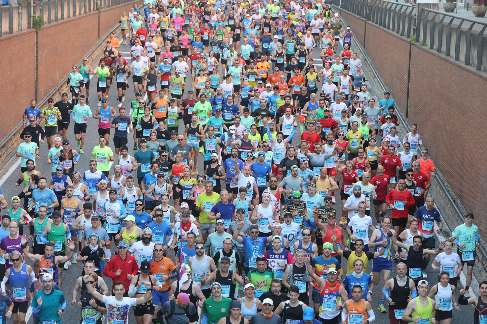 Búscate en la Zurich maratón de Sevilla