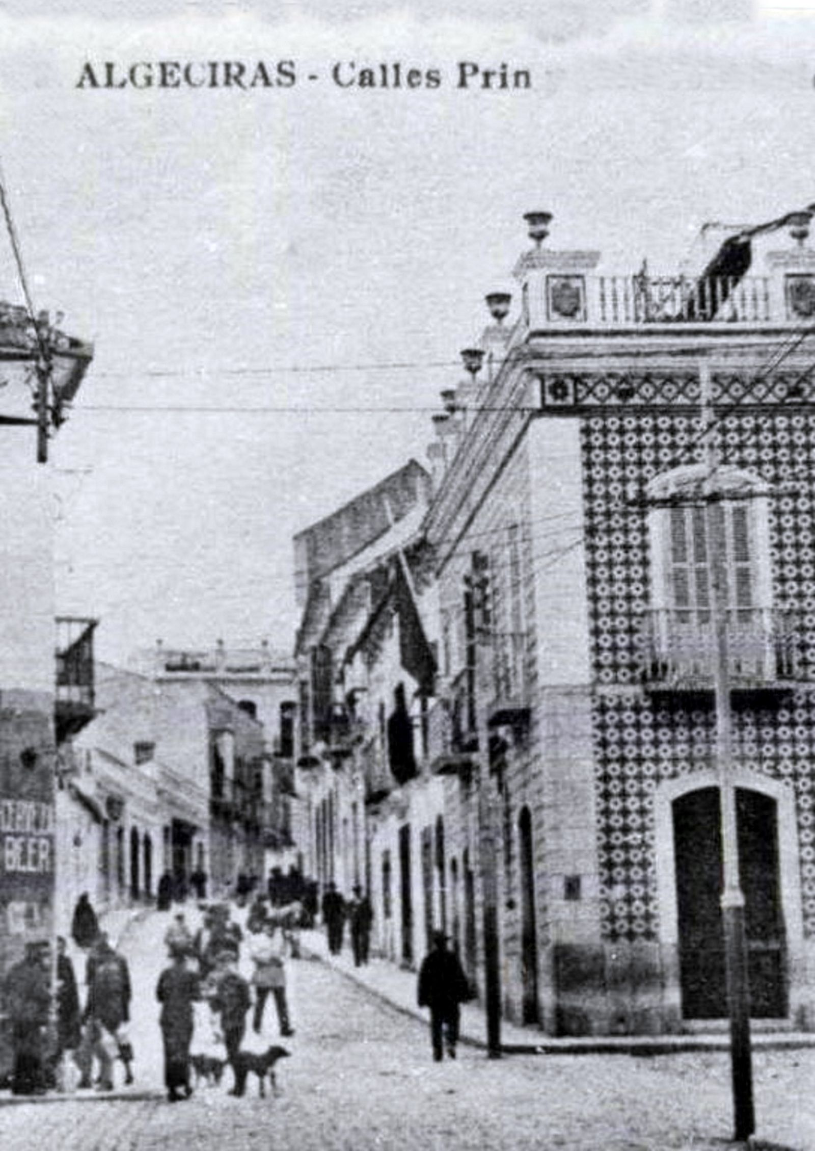 La matrona María Cano ofrecía sus servicios en la calle Prim.