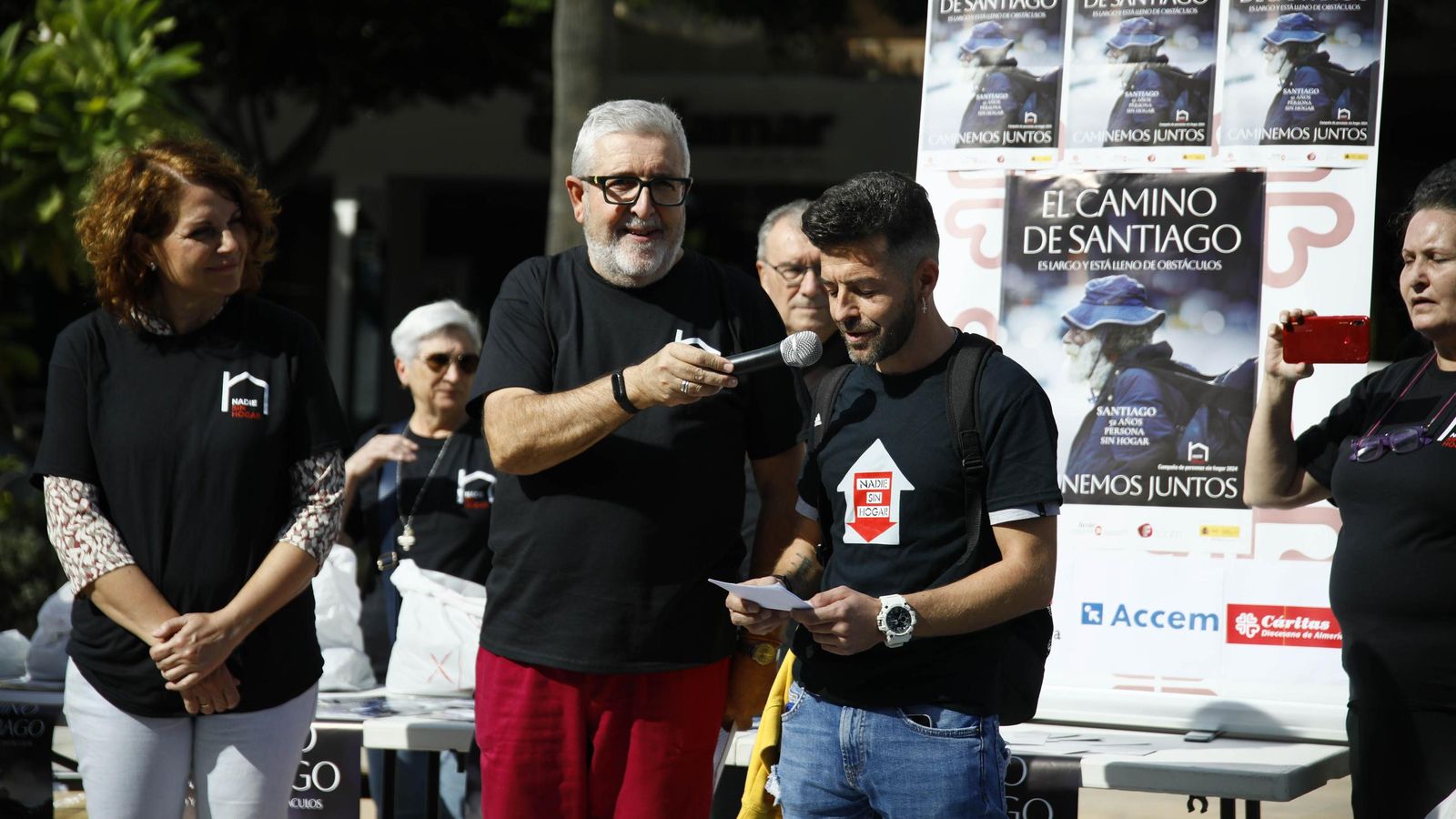 José Antonio González contando sus vivencias.