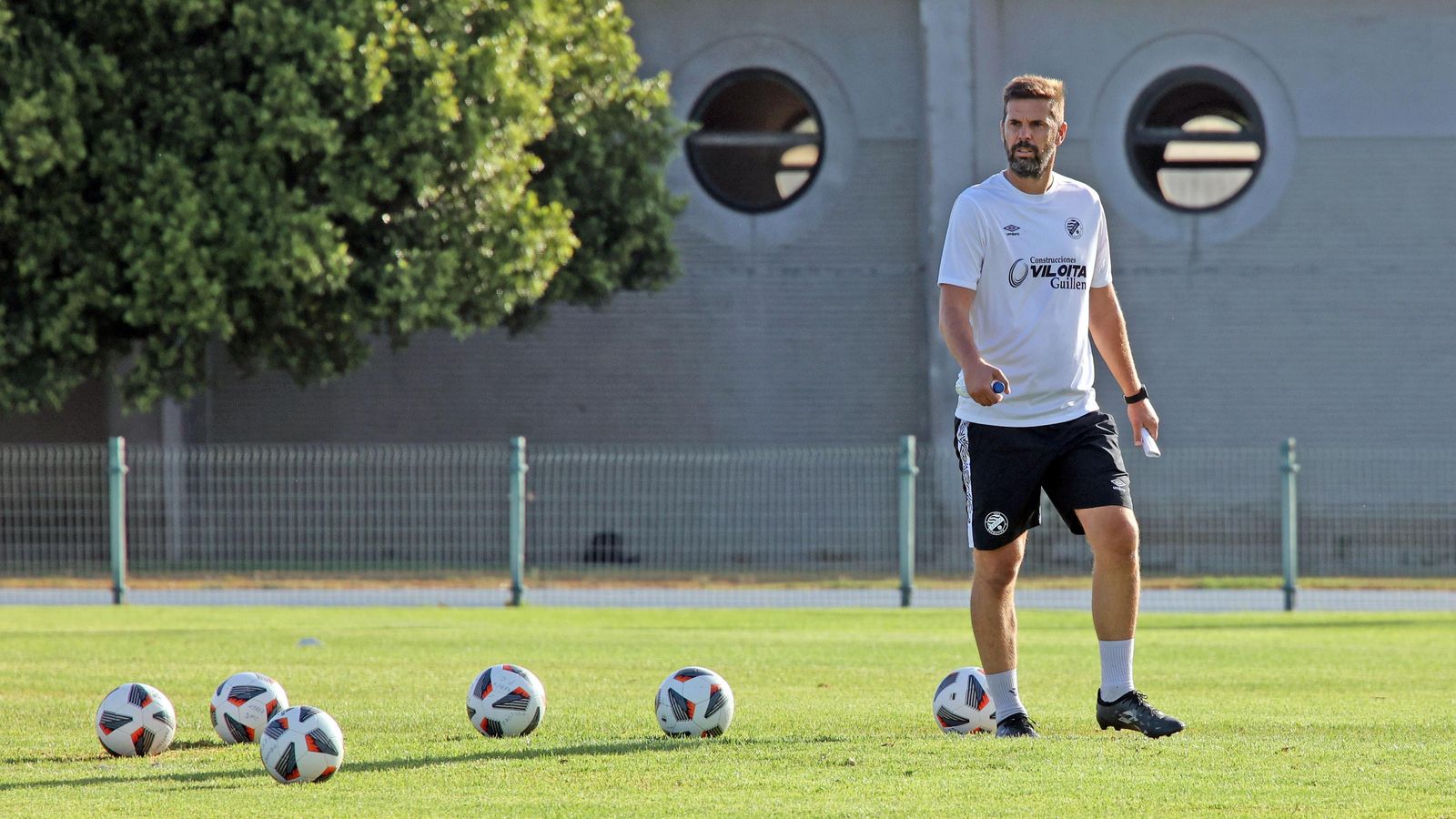 David Sánchez se estrenará  de forma oficial en el banquillo azulino en Chapín ante el Puente Genil.