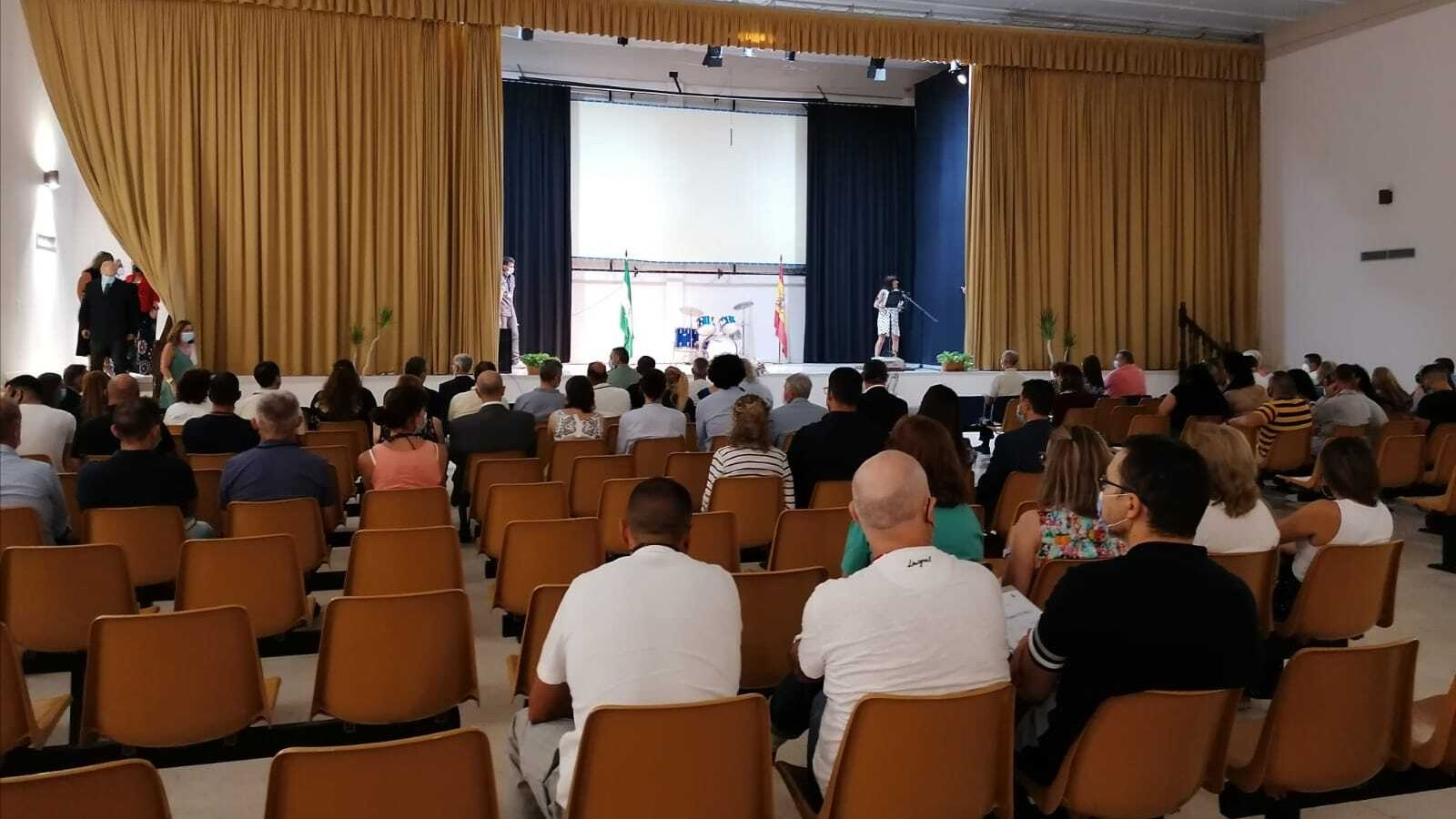 Acto celebrado en el salón de actos de El Acebuche con motivo de la Virgen de la Merced.